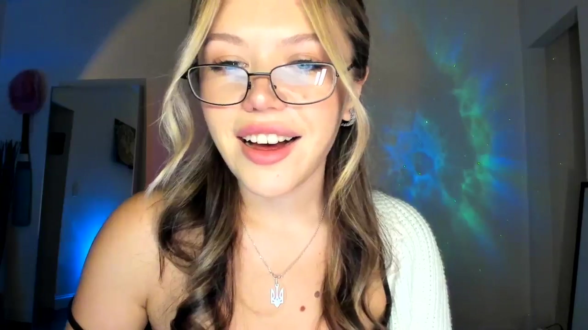 Gallery image thumbnail from Nancy_Morris's myfreecams stream on, 10/17/2024, 23:43 image 3 of 20