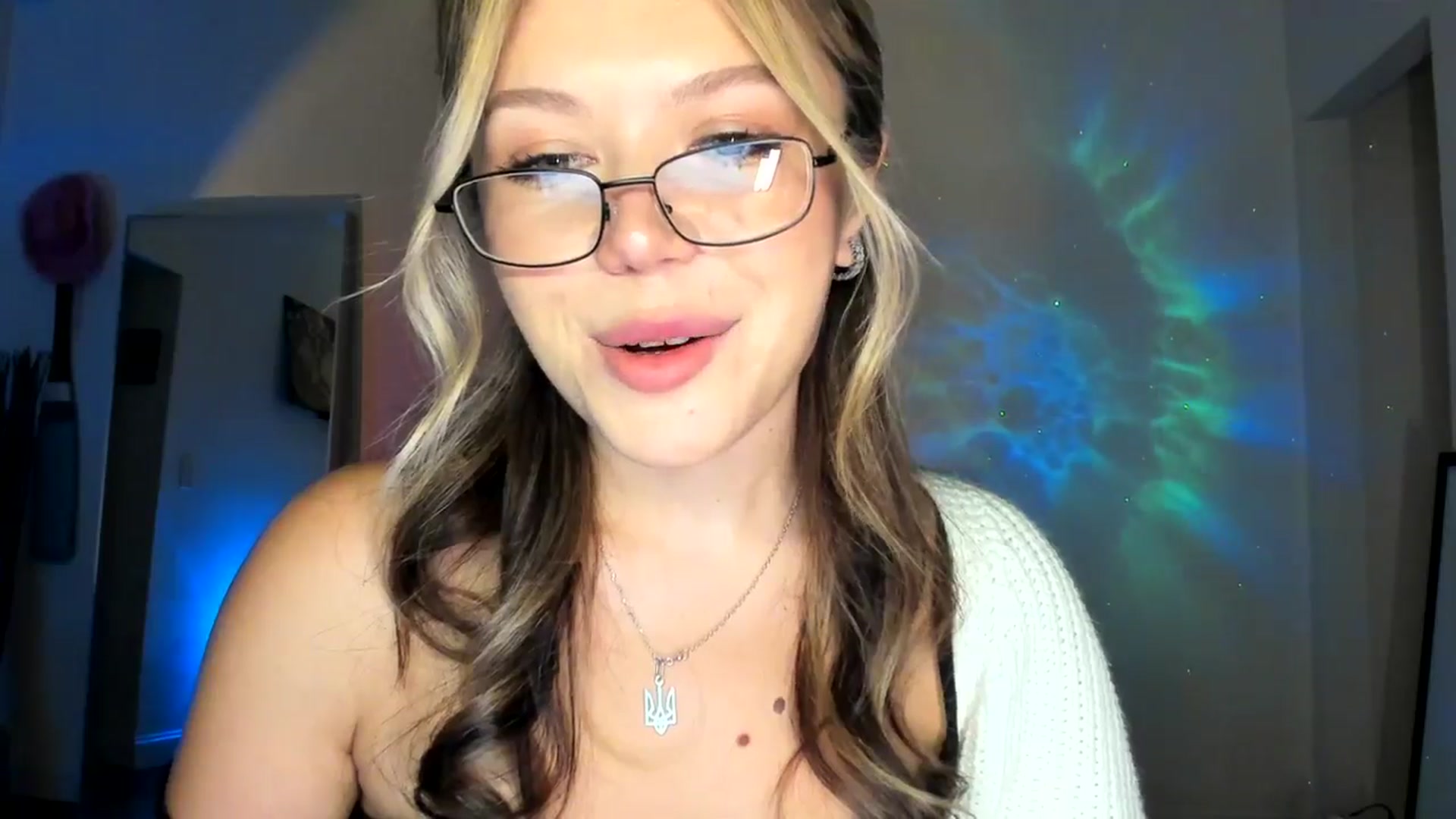 Gallery image thumbnail from Nancy_Morris's myfreecams stream on, 10/17/2024, 23:43 image 5 of 20