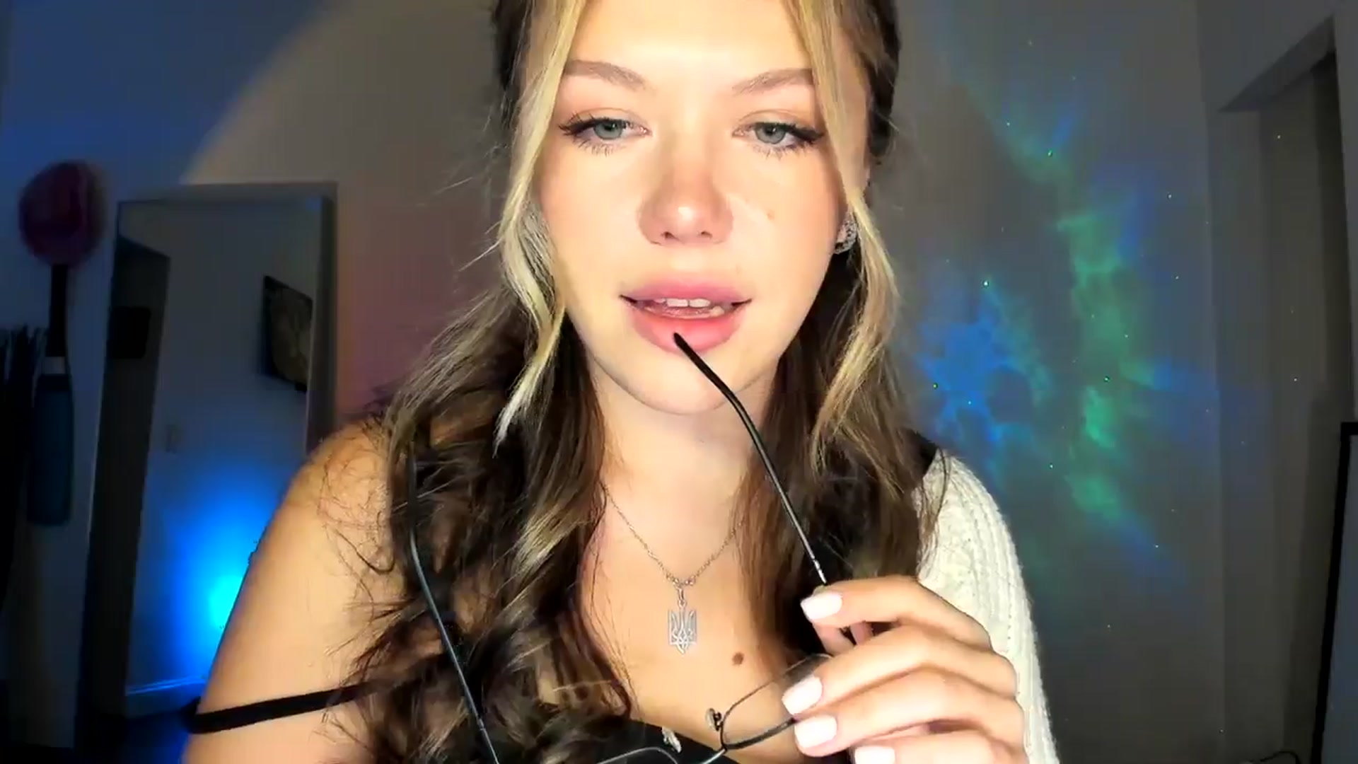 Gallery image thumbnail from Nancy_Morris's myfreecams stream on, 10/17/2024, 23:43 image 6 of 20