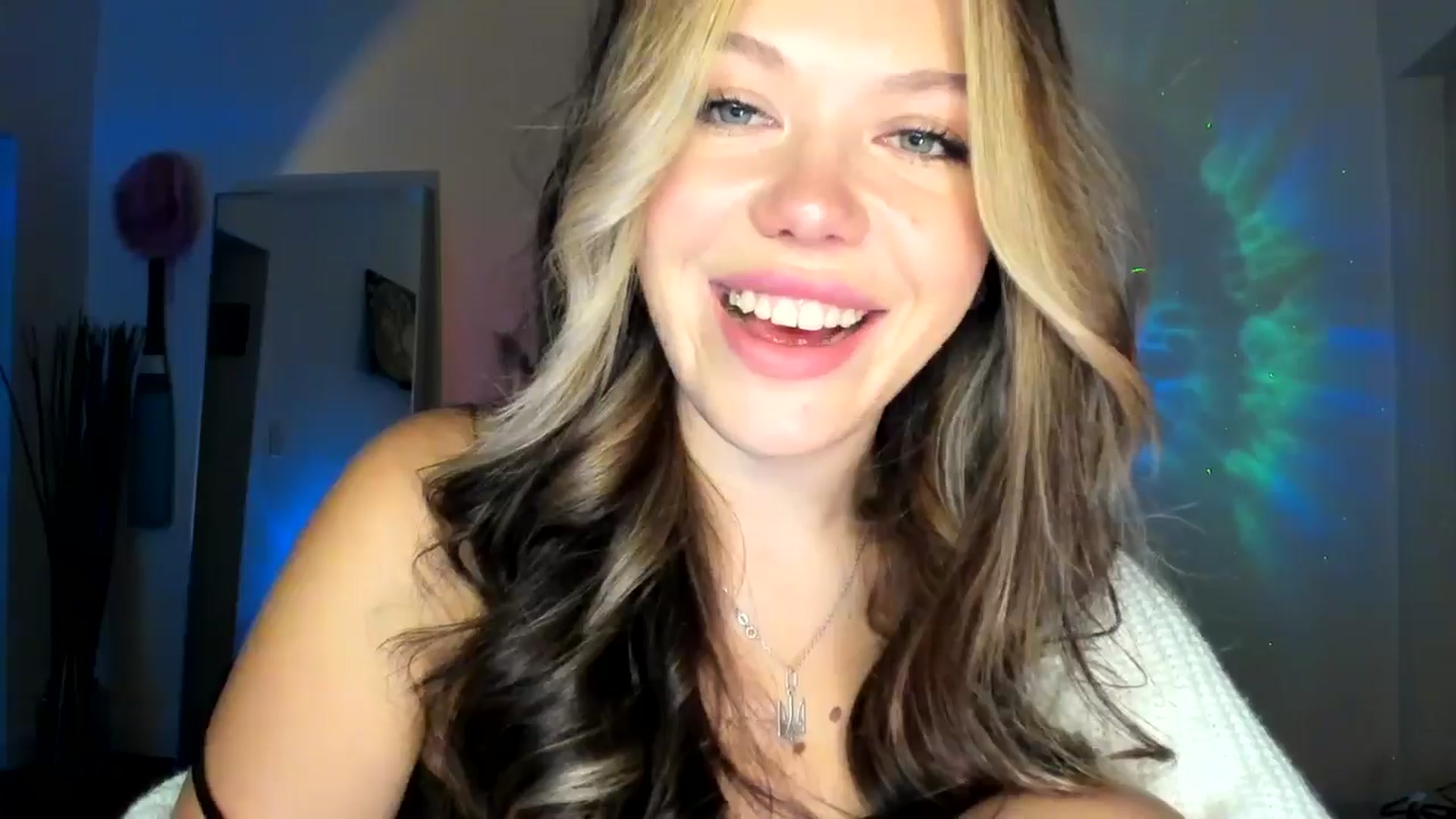 Gallery image thumbnail from Nancy_Morris's myfreecams stream on, 10/17/2024, 23:43 image 17 of 20