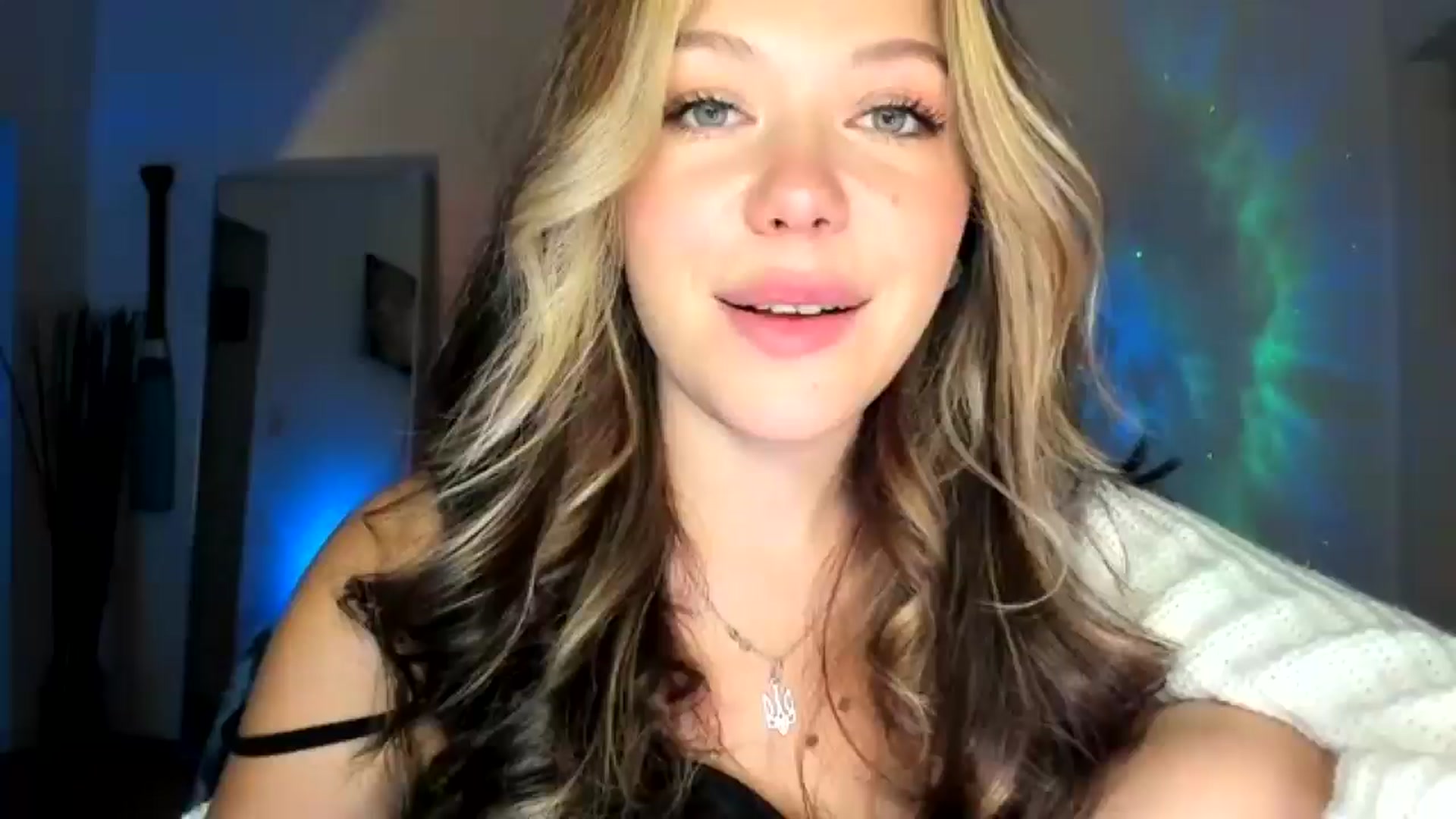 Gallery image thumbnail from Nancy_Morris's myfreecams stream on, 10/18/2024, 24:20 image 1 of 20