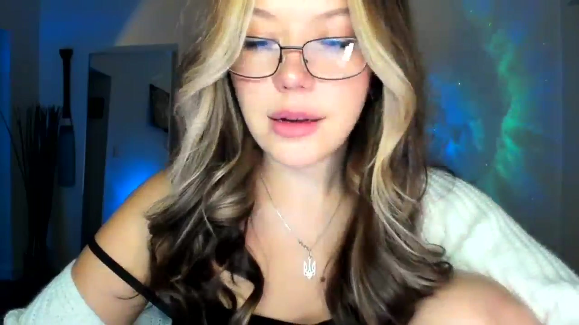 Gallery image thumbnail from Nancy_Morris's myfreecams stream on, 10/18/2024, 24:20 image 7 of 20
