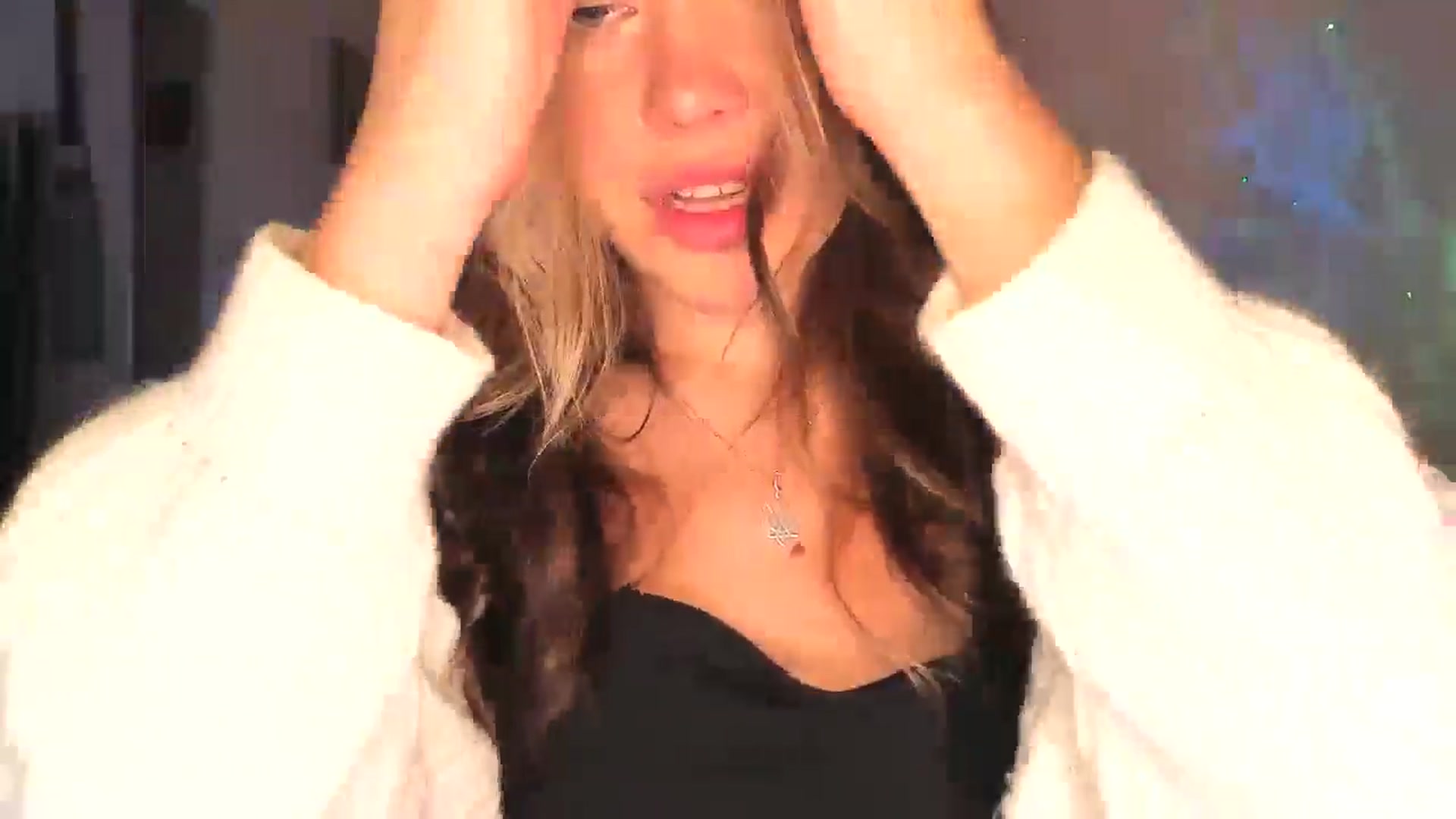 Gallery image thumbnail from Nancy_Morris's myfreecams stream on, 10/18/2024, 01:26 image 12 of 20