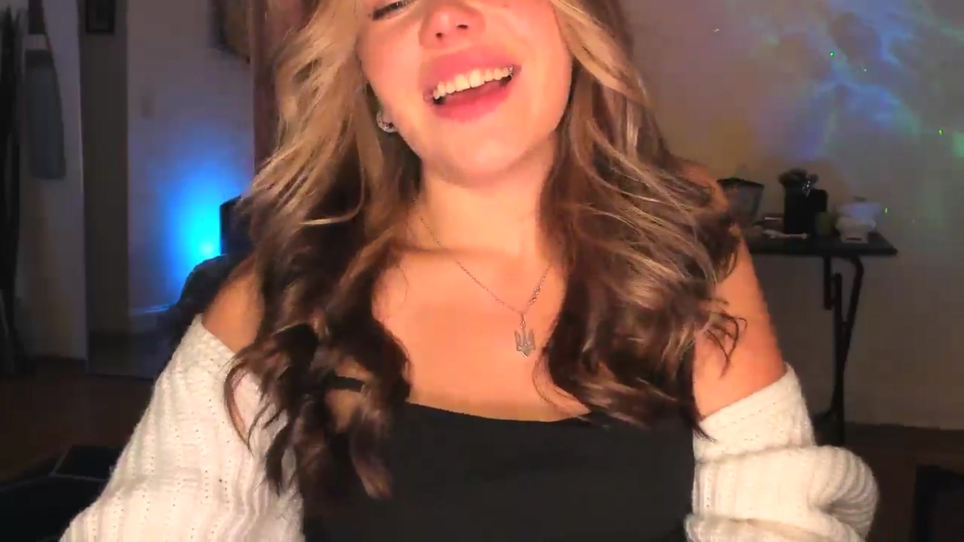 Gallery image thumbnail from Nancy_Morris's myfreecams stream on, 10/18/2024, 01:26 image 8 of 20