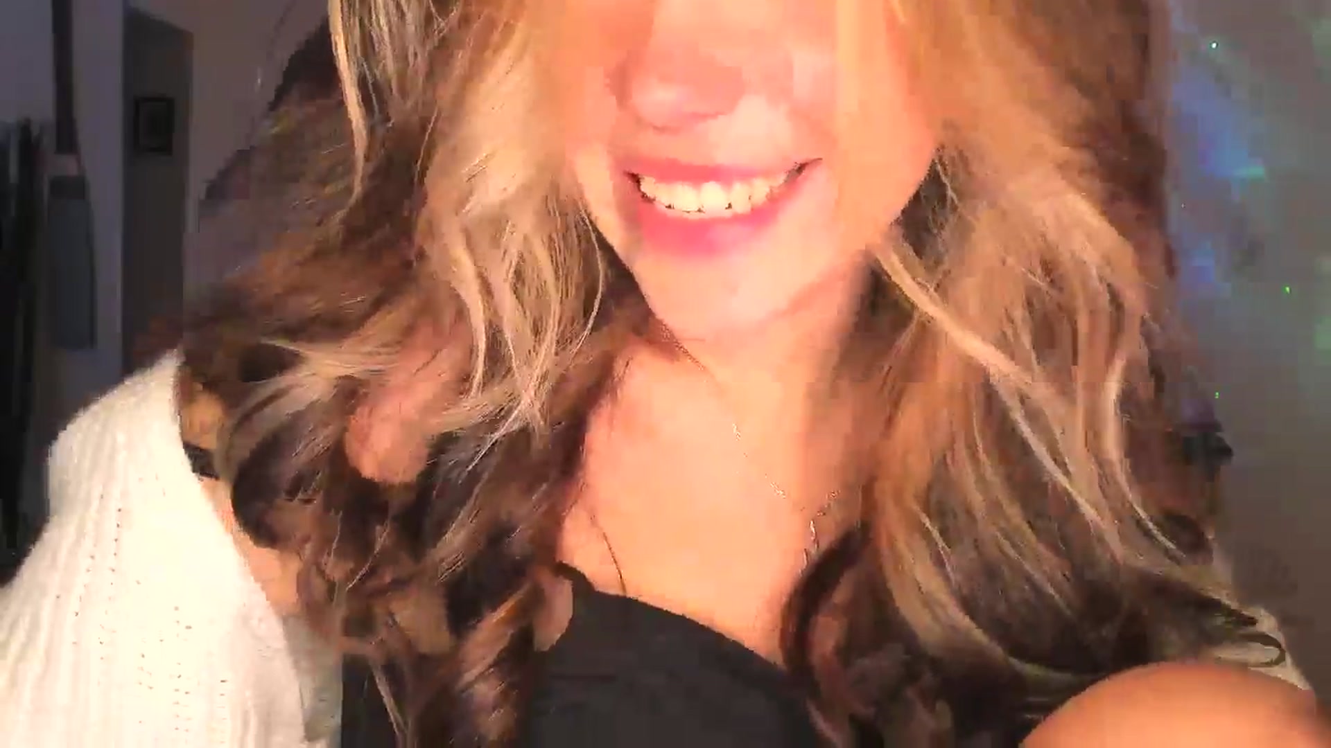 Gallery image thumbnail from Nancy_Morris's myfreecams stream on, 10/18/2024, 01:26 image 9 of 20