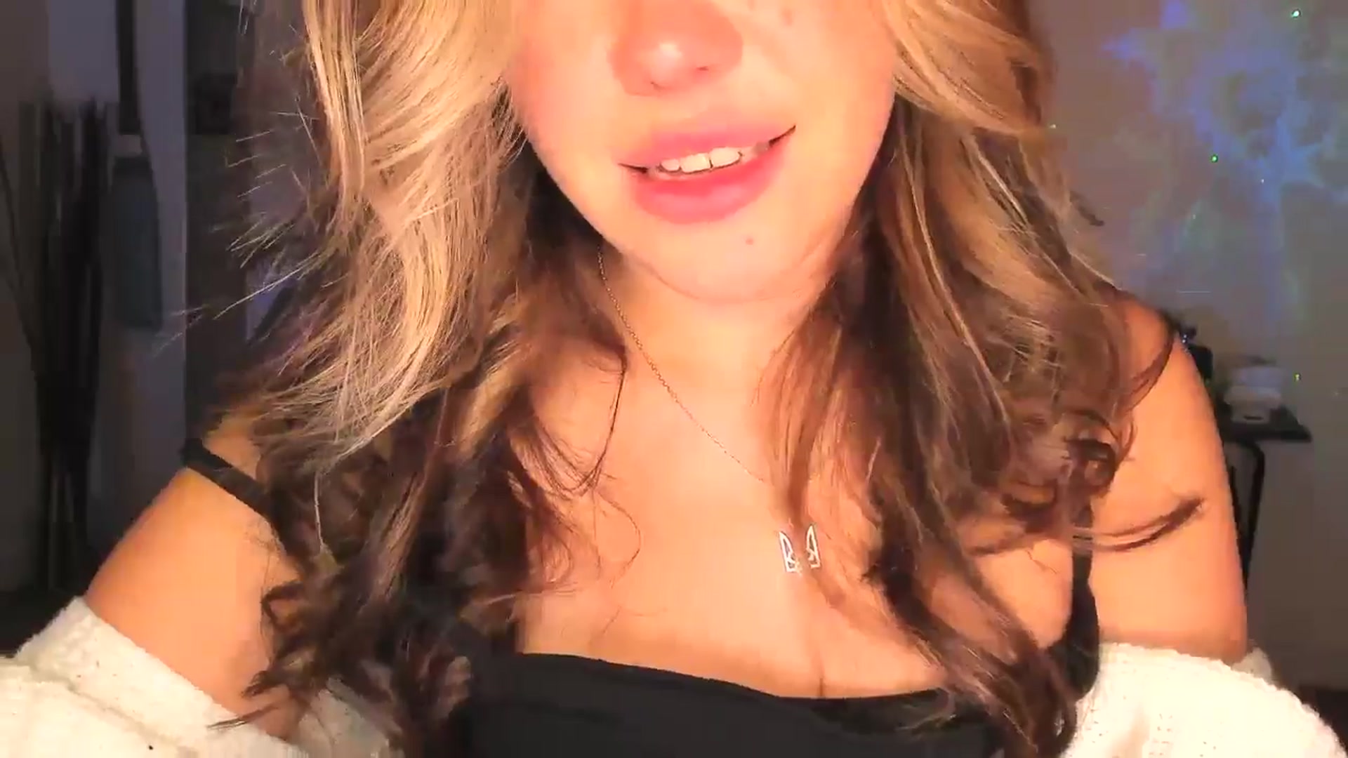 Gallery image thumbnail from Nancy_Morris's myfreecams stream on, 10/18/2024, 01:26 image 13 of 20