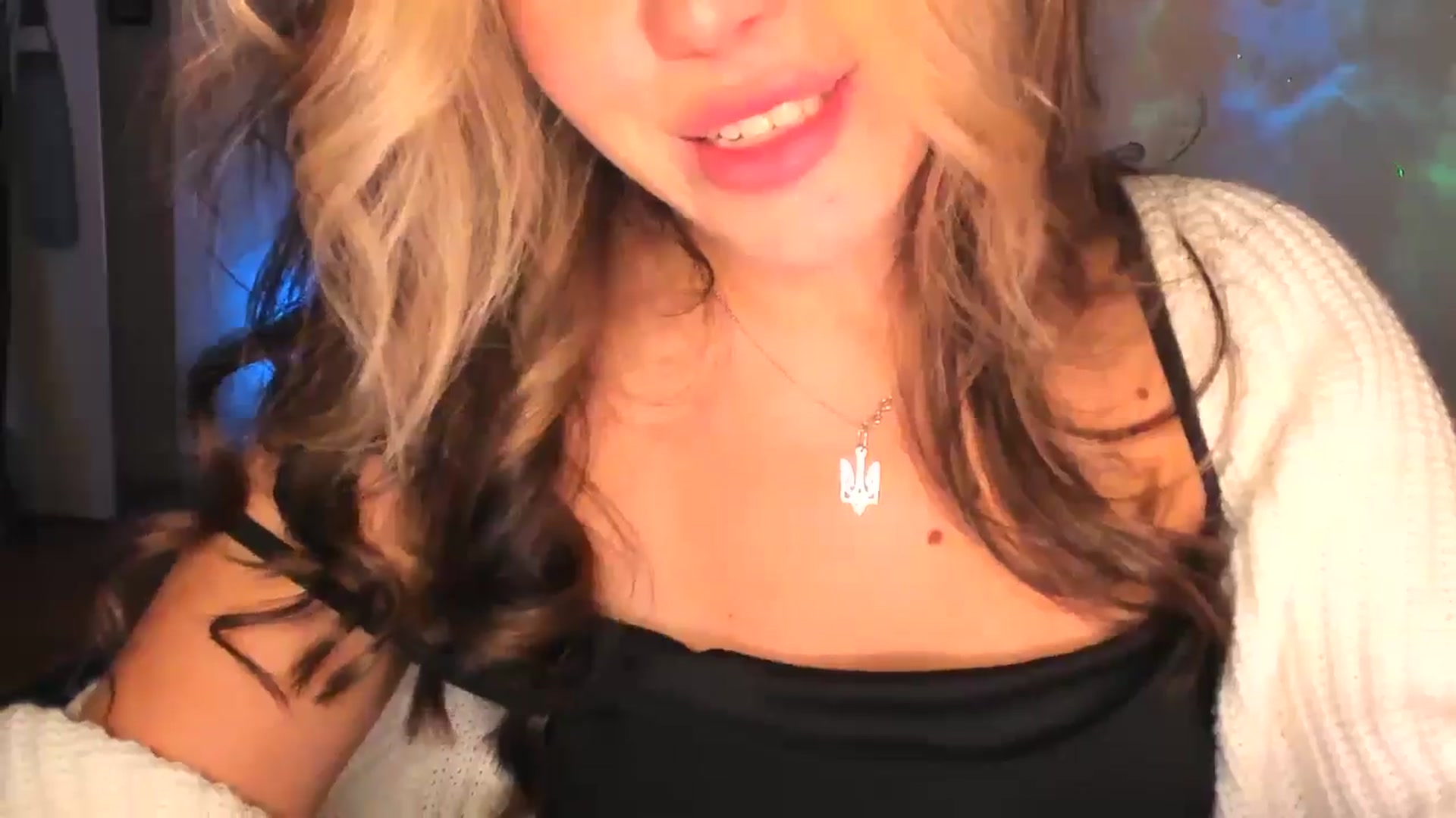 Gallery image thumbnail from Nancy_Morris's myfreecams stream on, 10/18/2024, 01:26 image 5 of 20