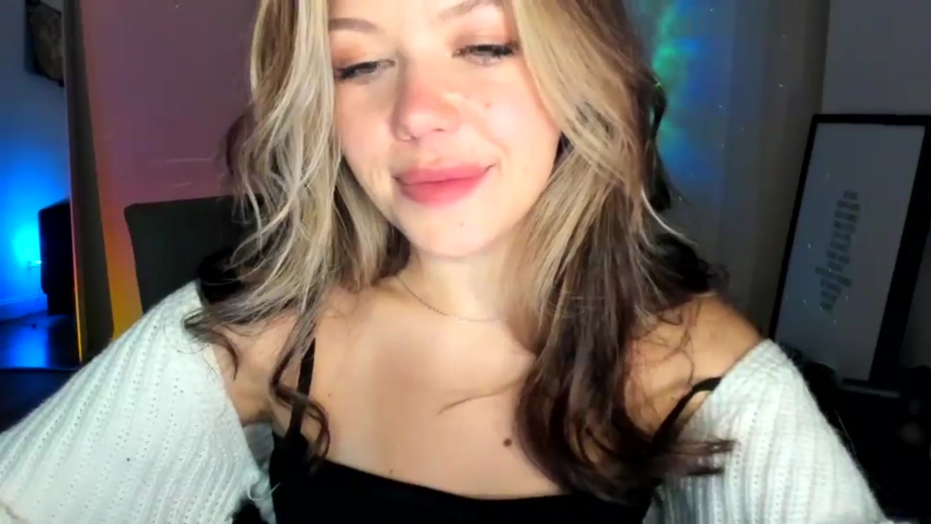 Gallery image thumbnail from Nancy_Morris's myfreecams stream on, 10/18/2024, 02:54 image 16 of 20