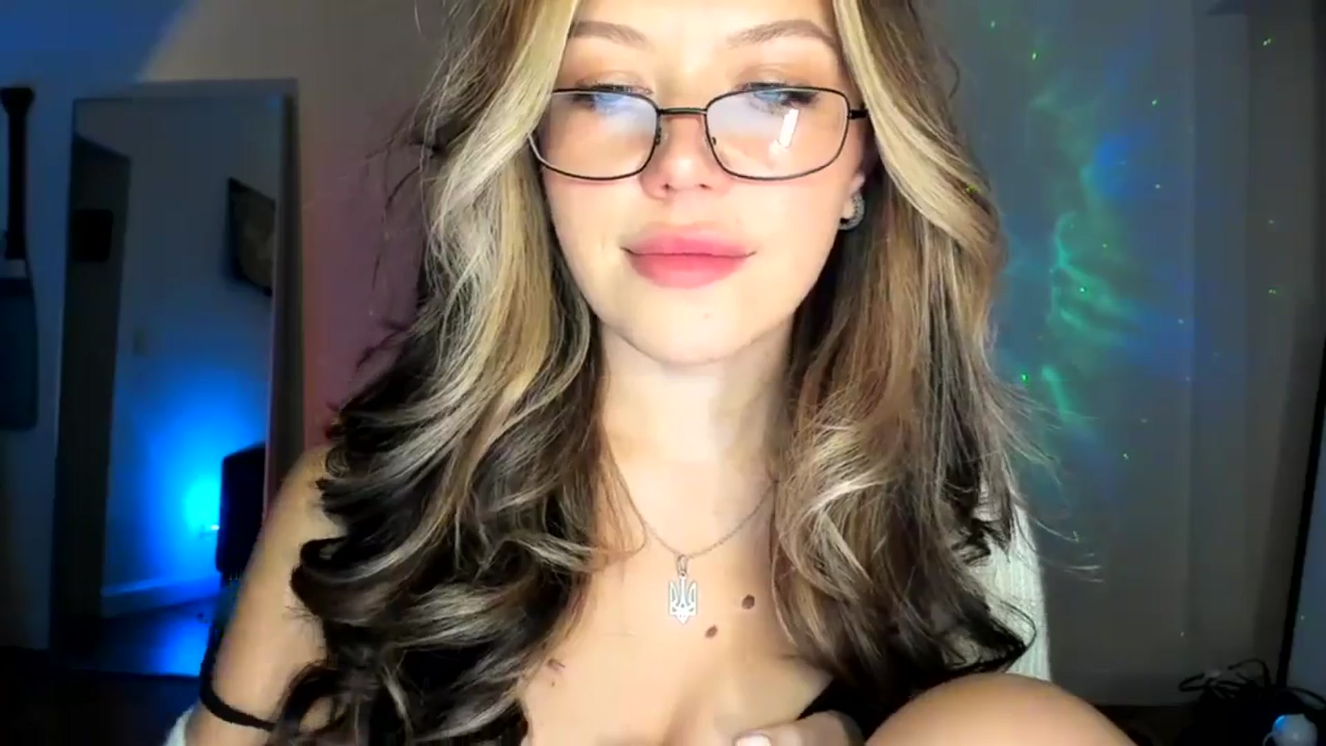 Gallery image thumbnail from Nancy_Morris's myfreecams stream on, 10/18/2024, 03:43 image 17 of 20