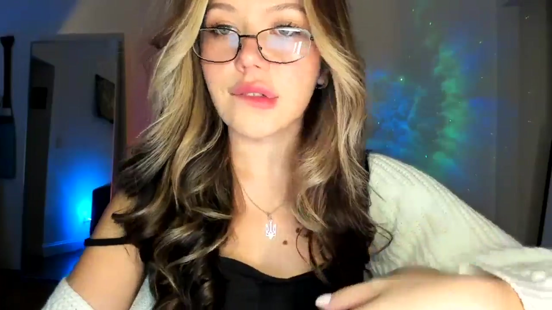 Gallery image thumbnail from Nancy_Morris's myfreecams stream on, 10/18/2024, 03:43 image 14 of 20