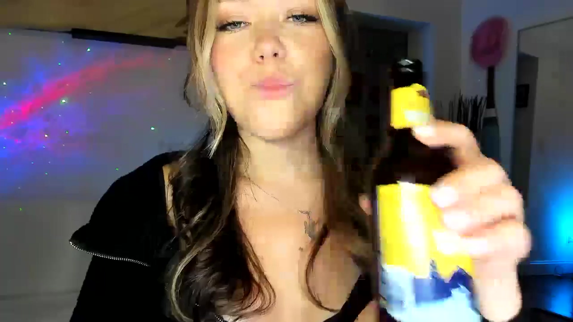 Gallery image thumbnail from Nancy_Morris's myfreecams stream on, 10/19/2024, 05:26 image 3 of 20