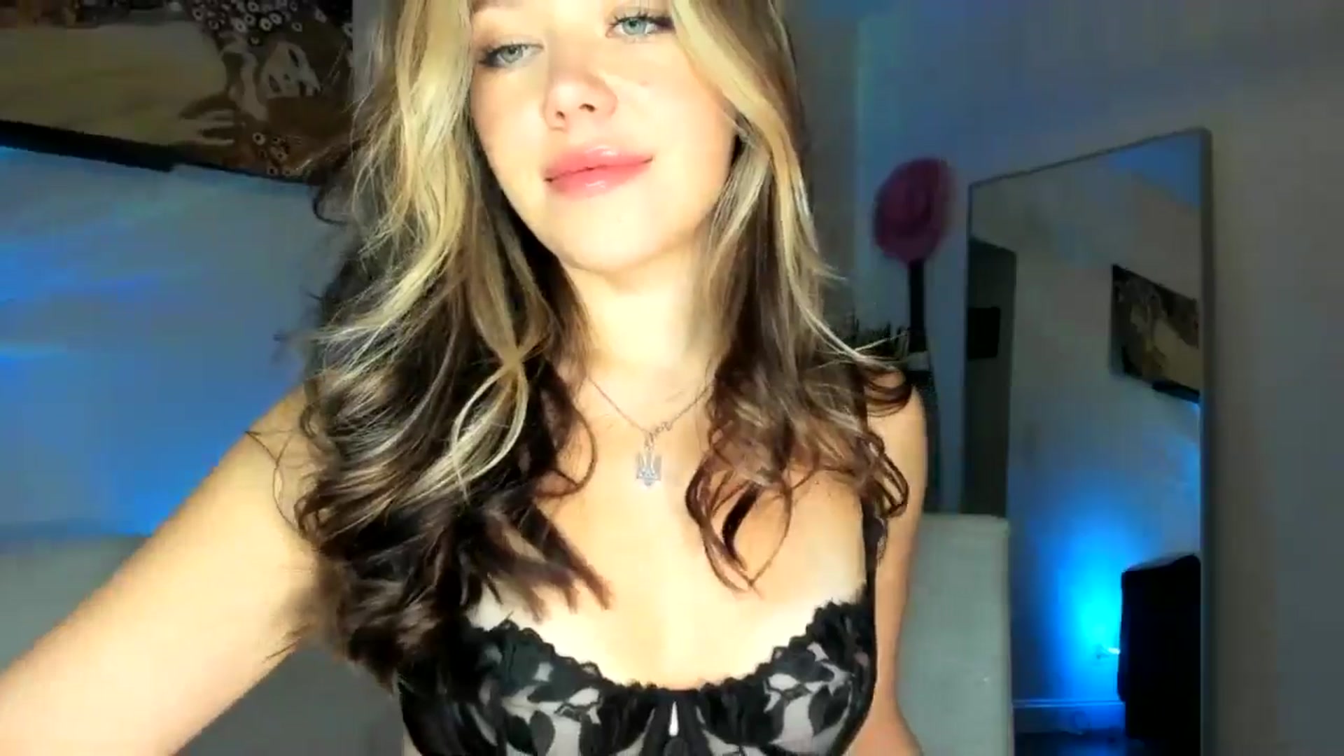 Gallery image thumbnail from Nancy_Morris's myfreecams stream on, 10/19/2024, 05:26 image 15 of 20