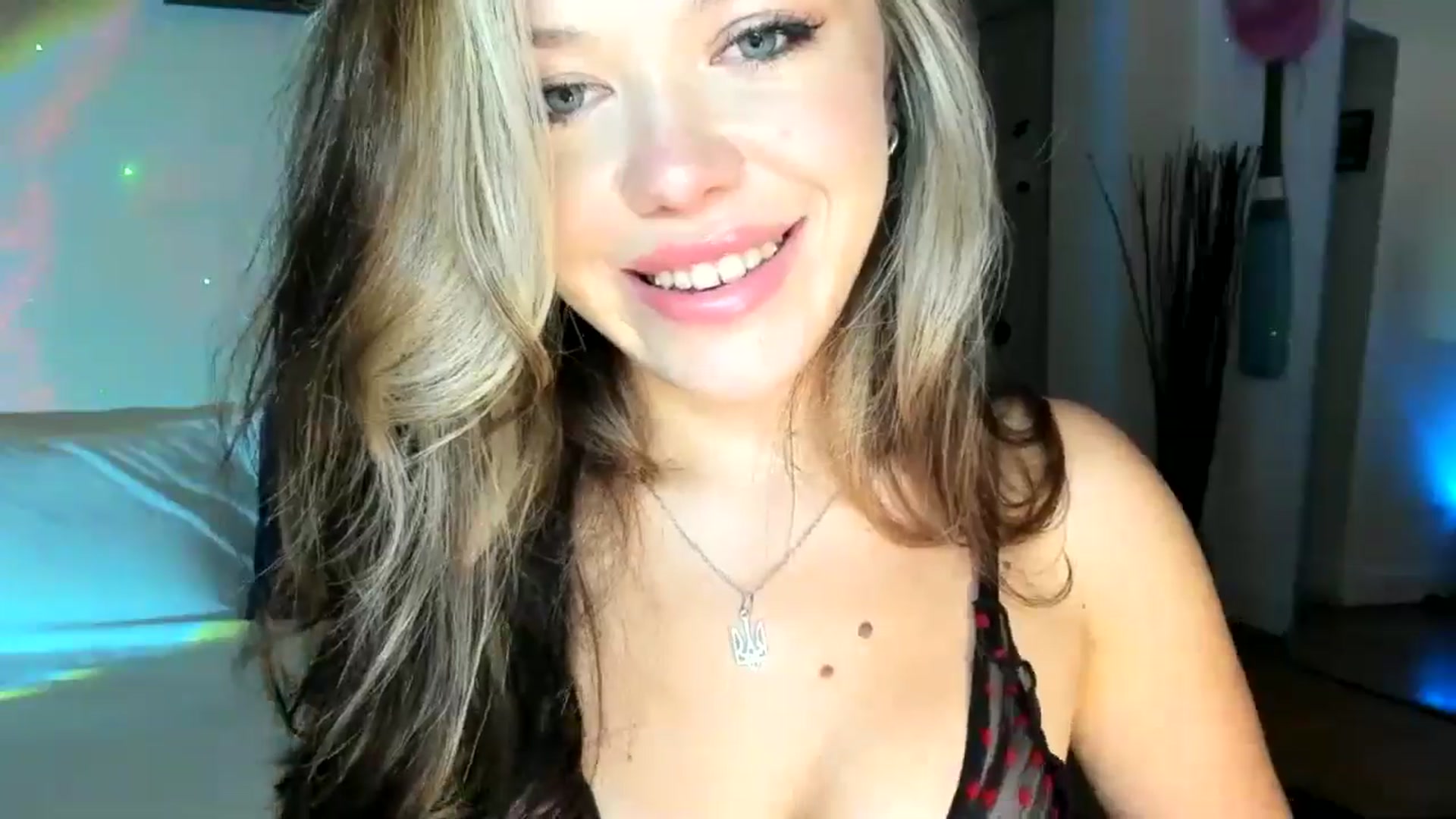 Gallery image thumbnail from Nancy_Morris's myfreecams stream on, 10/22/2024, 03:02 image 5 of 20