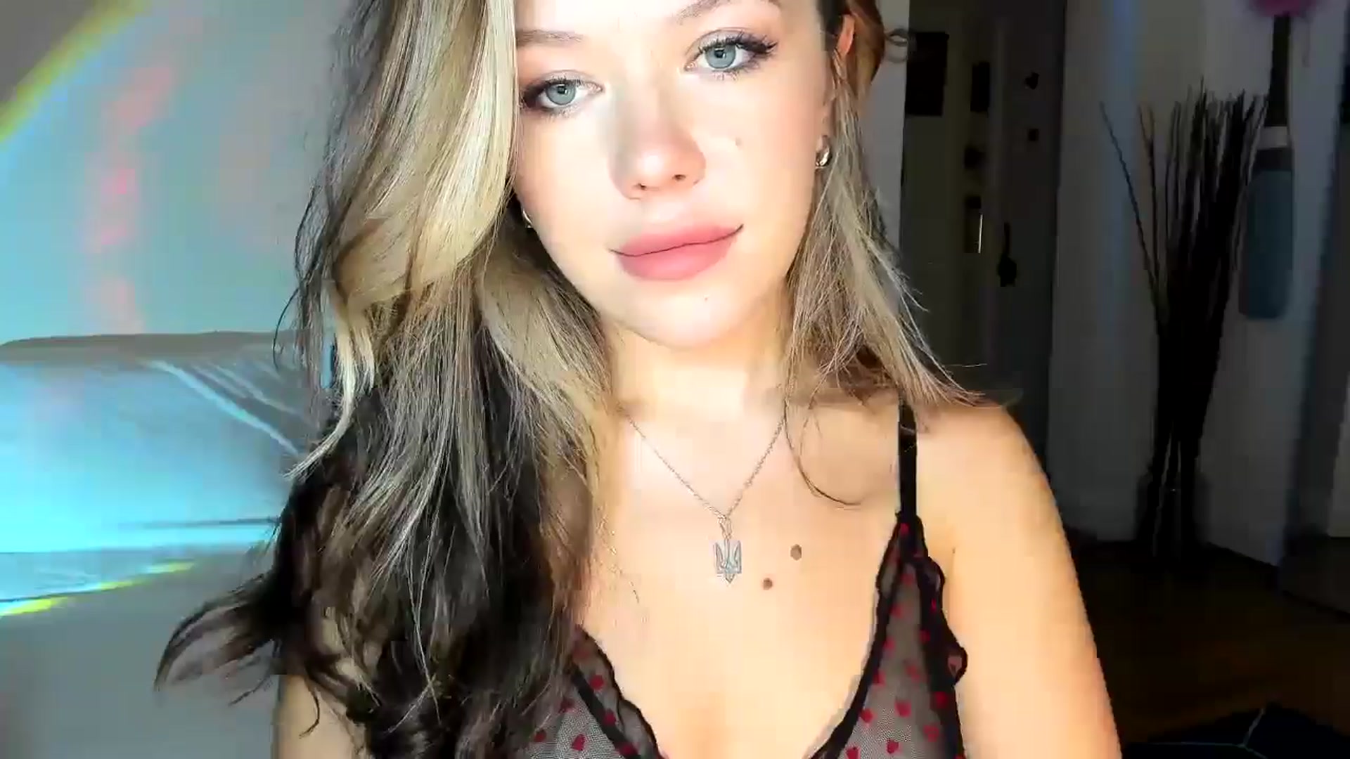 Gallery image thumbnail from Nancy_Morris's myfreecams stream on, 10/22/2024, 03:02 image 17 of 20