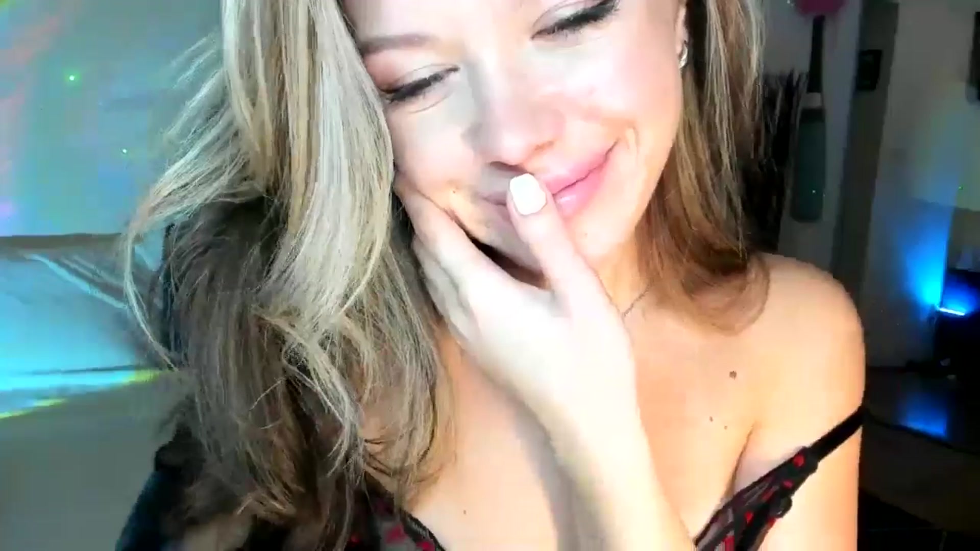 Gallery image thumbnail from Nancy_Morris's myfreecams stream on, 10/22/2024, 06:15 image 13 of 20