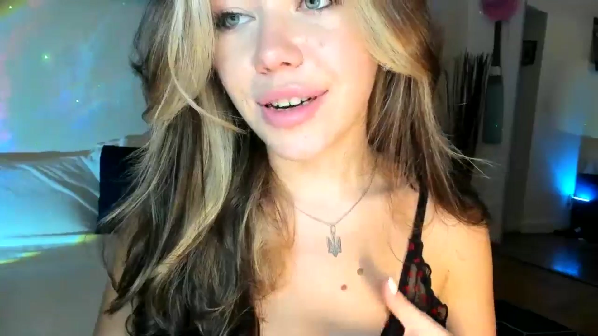 Gallery image thumbnail from Nancy_Morris's myfreecams stream on, 10/22/2024, 06:15 image 14 of 20