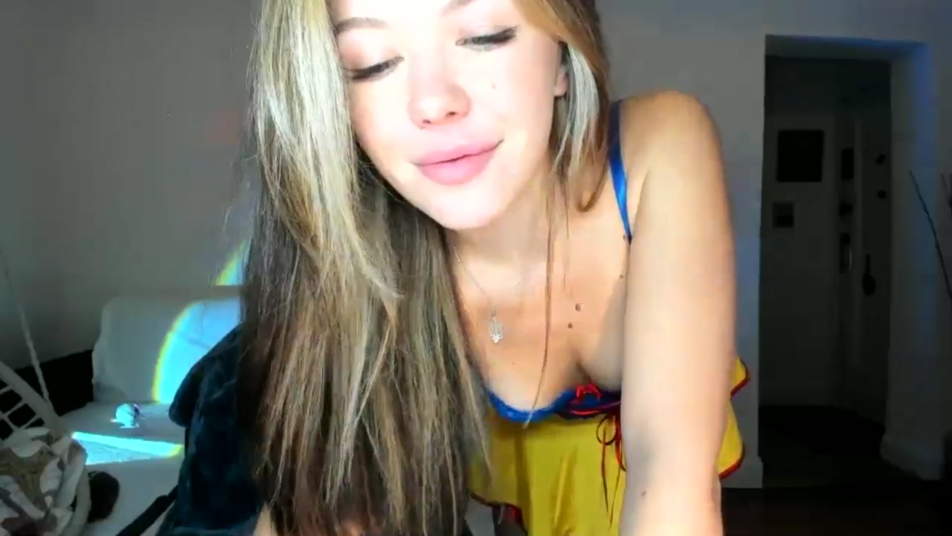 Gallery image thumbnail from Nancy_Morris's myfreecams stream on, 10/26/2024, 07:28 image 5 of 20