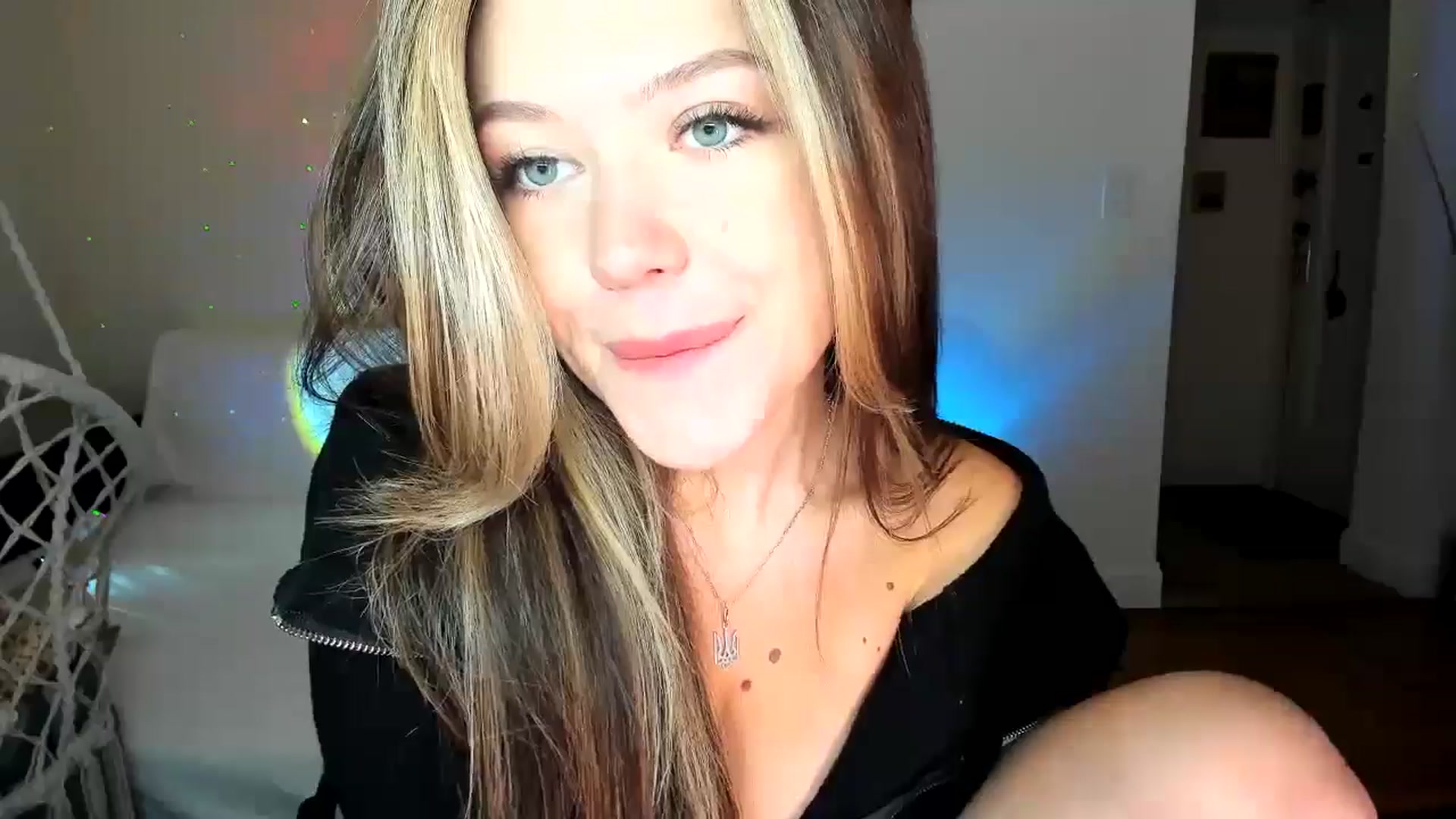 Gallery image thumbnail from Nancy_Morris's myfreecams stream on, 10/28/2024, 01:49 image 16 of 20
