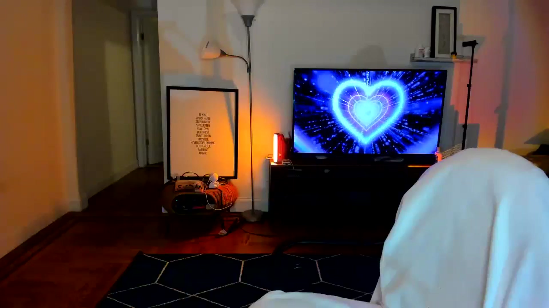 Gallery image thumbnail from Nancy_Morris's myfreecams stream on, 11/09/2024, 07:48 image 7 of 20