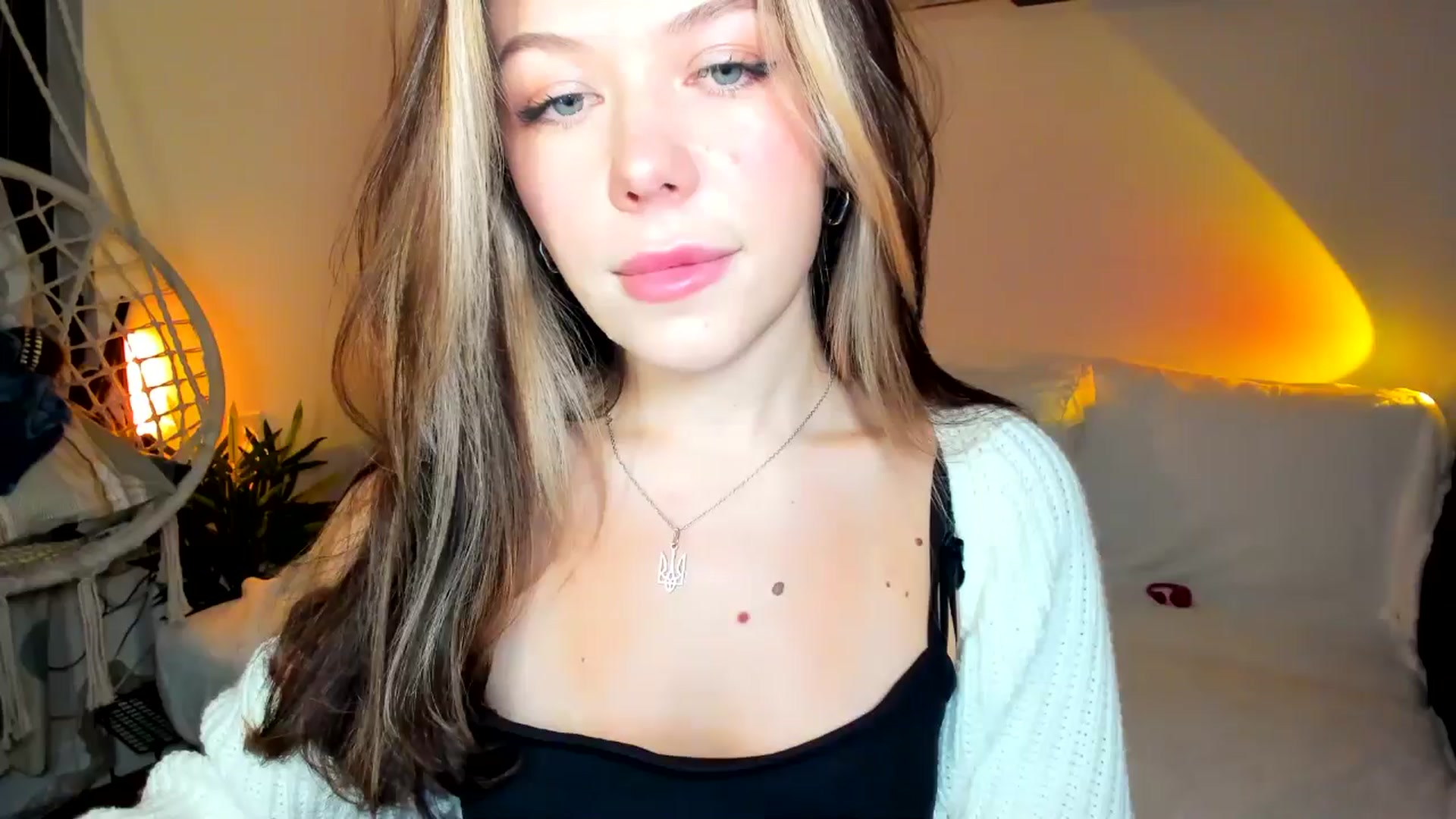 Gallery image thumbnail from Nancy_Morris's myfreecams stream on, 11/14/2024, 04:05 image 4 of 20