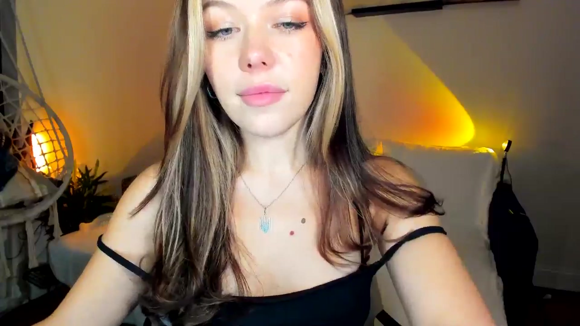 Gallery image thumbnail from Nancy_Morris's myfreecams stream on, 11/14/2024, 07:05 image 8 of 20