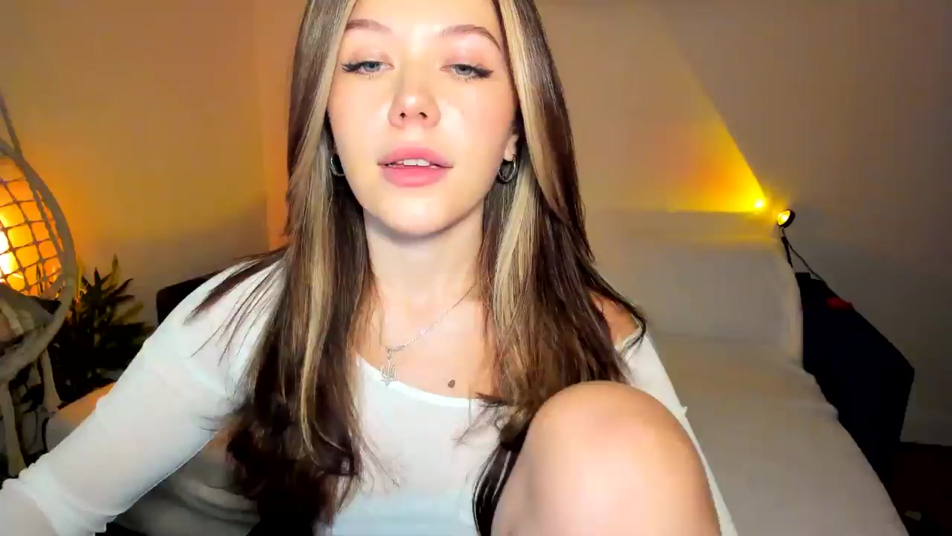 Gallery image thumbnail from Nancy_Morris's myfreecams stream on, 11/15/2024, 06:46 image 1 of 20