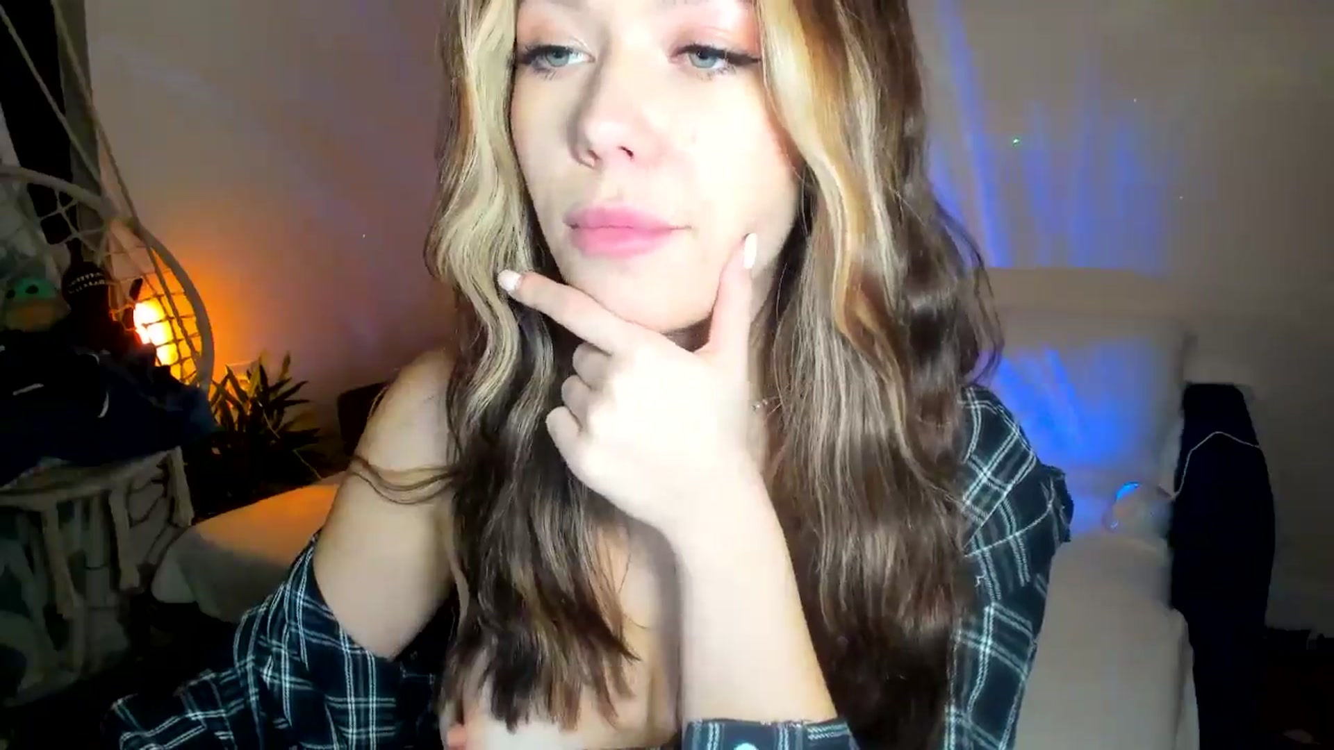 Gallery image thumbnail from Nancy_Morris's myfreecams stream on, 11/19/2024, 08:16 image 11 of 20