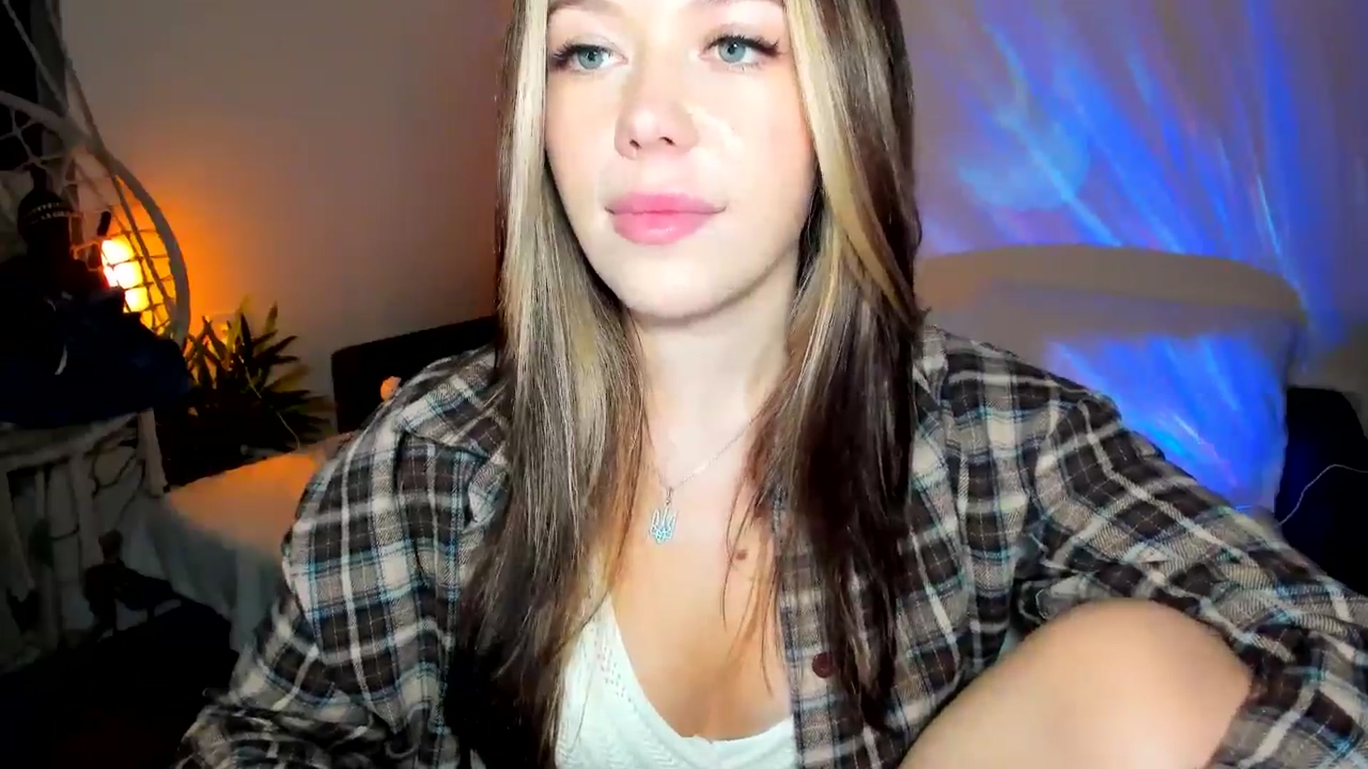Gallery image thumbnail from Nancy_Morris's myfreecams stream on, 11/21/2024, 07:06 image 5 of 20