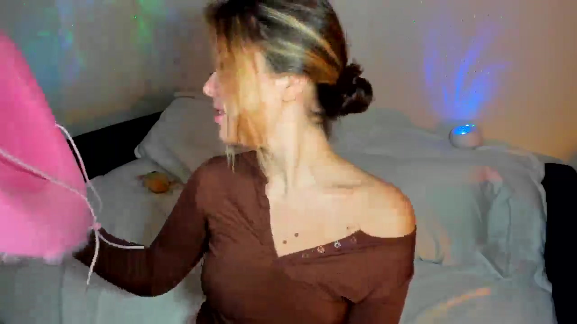 Gallery image thumbnail from Nancy_Morris's myfreecams stream on, 11/25/2024, 04:36 image 12 of 20