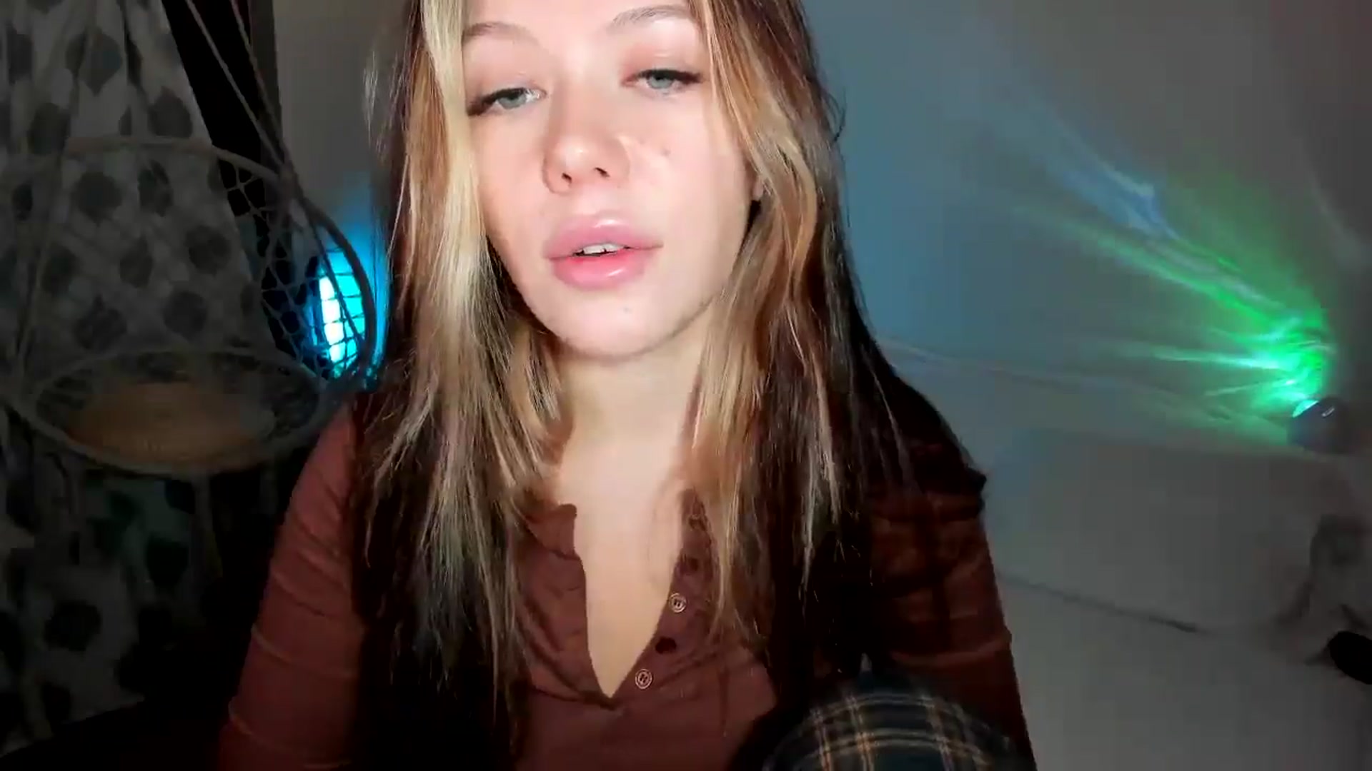 Gallery image thumbnail from Nancy_Morris's myfreecams stream on, 11/25/2024, 04:36 image 6 of 20