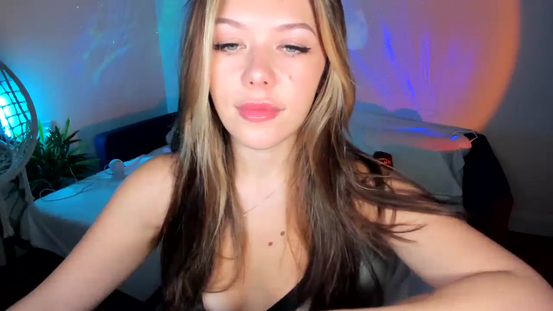 Gallery image thumbnail from Nancy_Morris's myfreecams stream on, 11/26/2024, 08:00 image 11 of 20