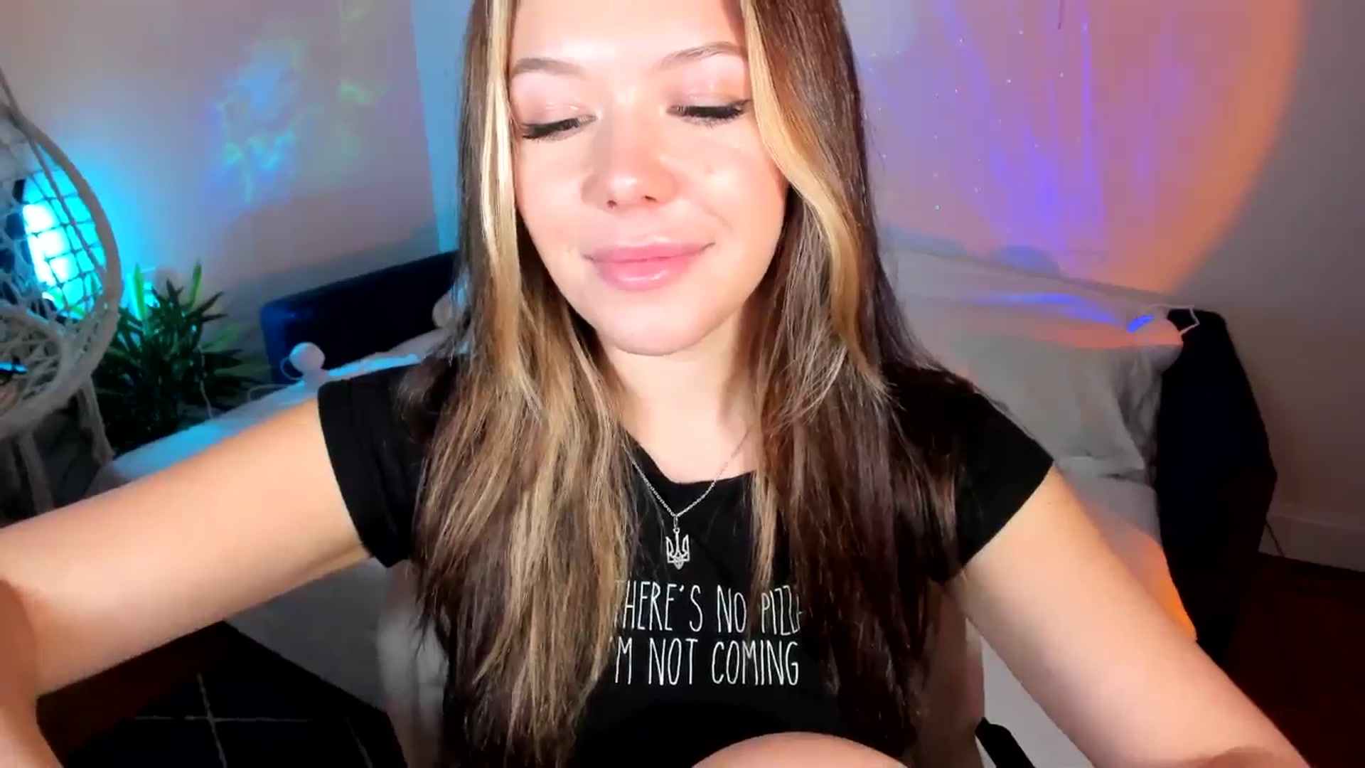 Gallery image thumbnail from Nancy_Morris's myfreecams stream on, 11/27/2024, 02:40 image 2 of 20