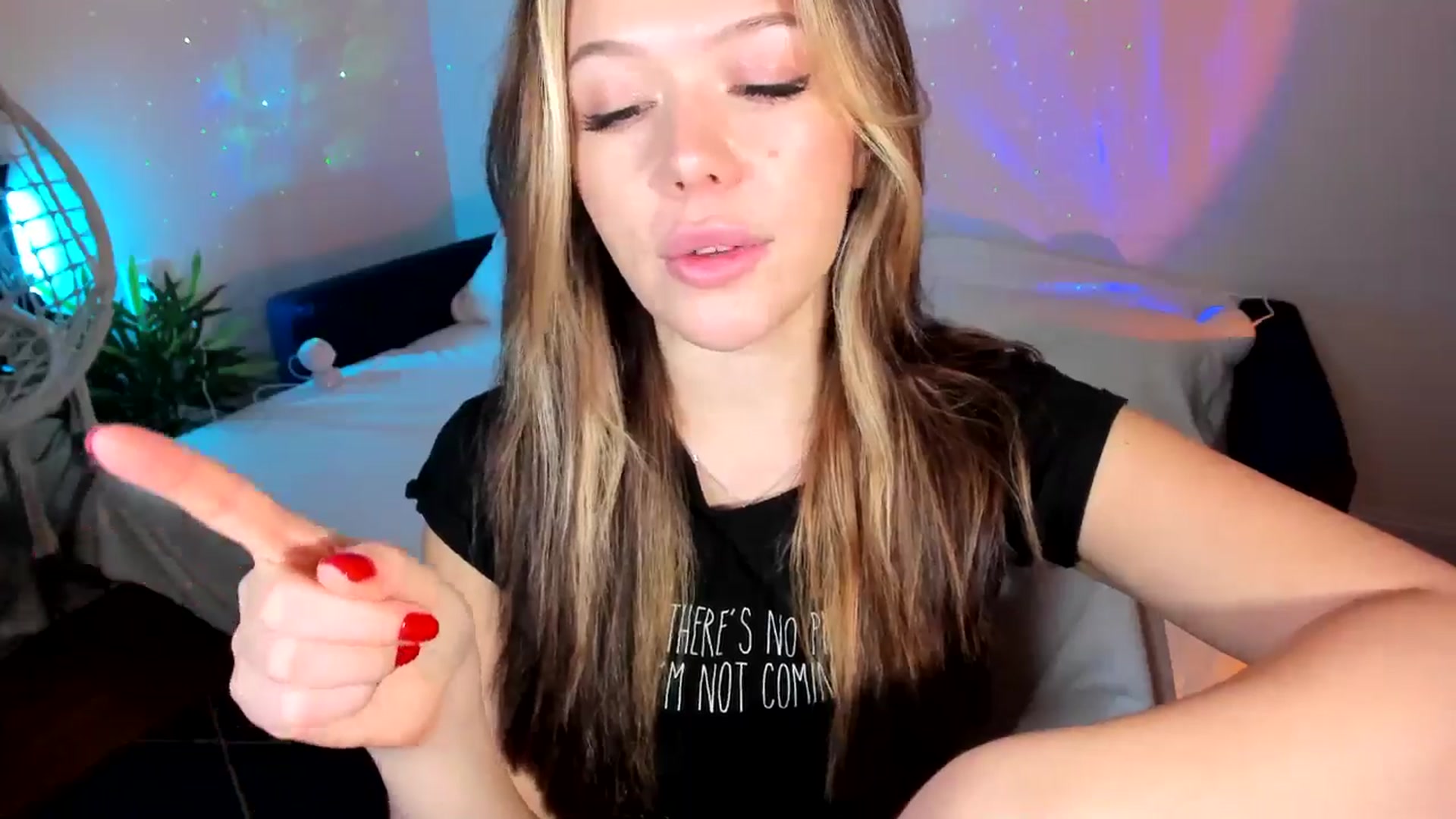 Gallery image thumbnail from Nancy_Morris's myfreecams stream on, 11/27/2024, 02:40 image 15 of 20