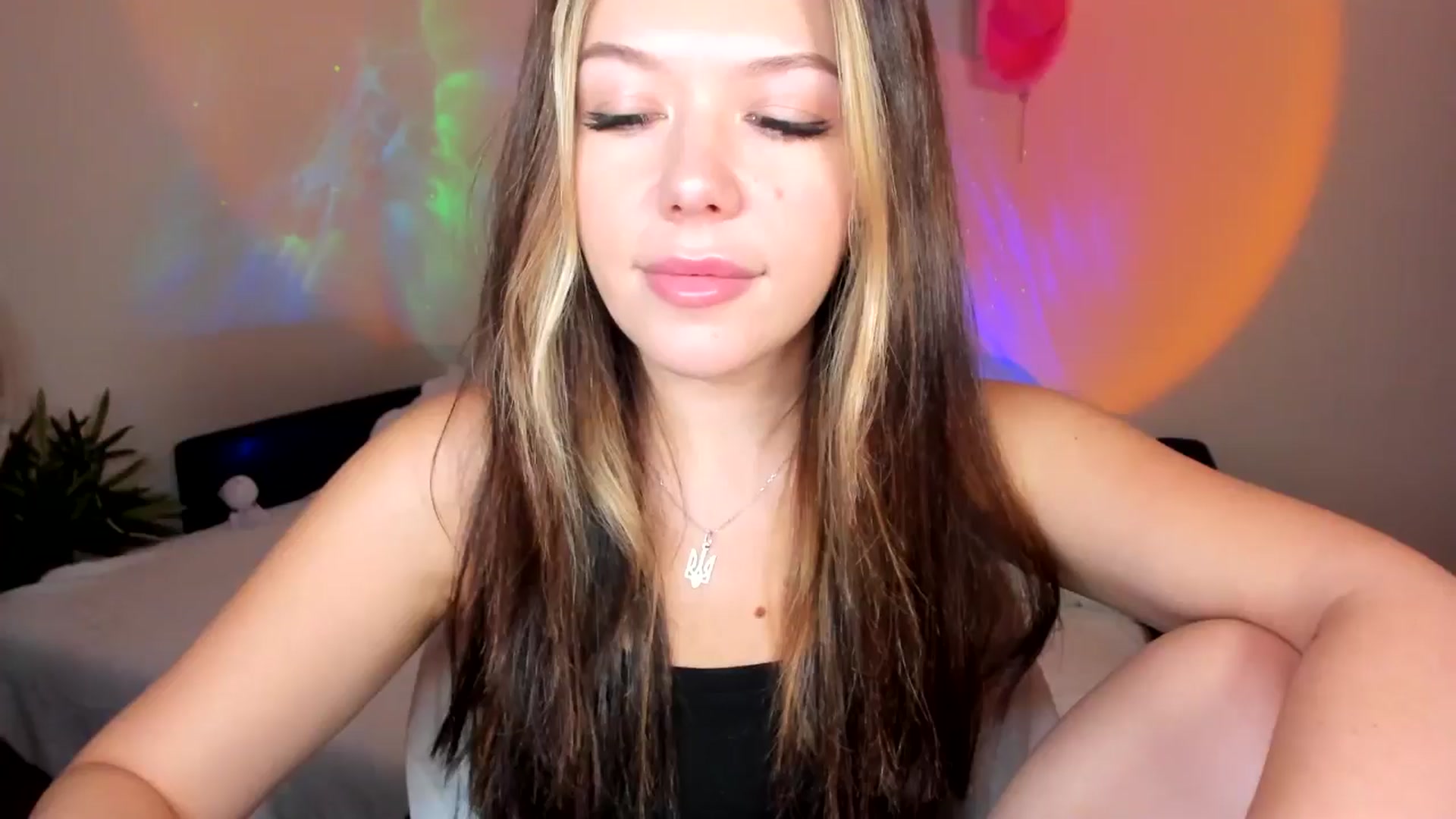 Gallery image thumbnail from Nancy_Morris's myfreecams stream on, 11/27/2024, 23:40 image 1 of 20