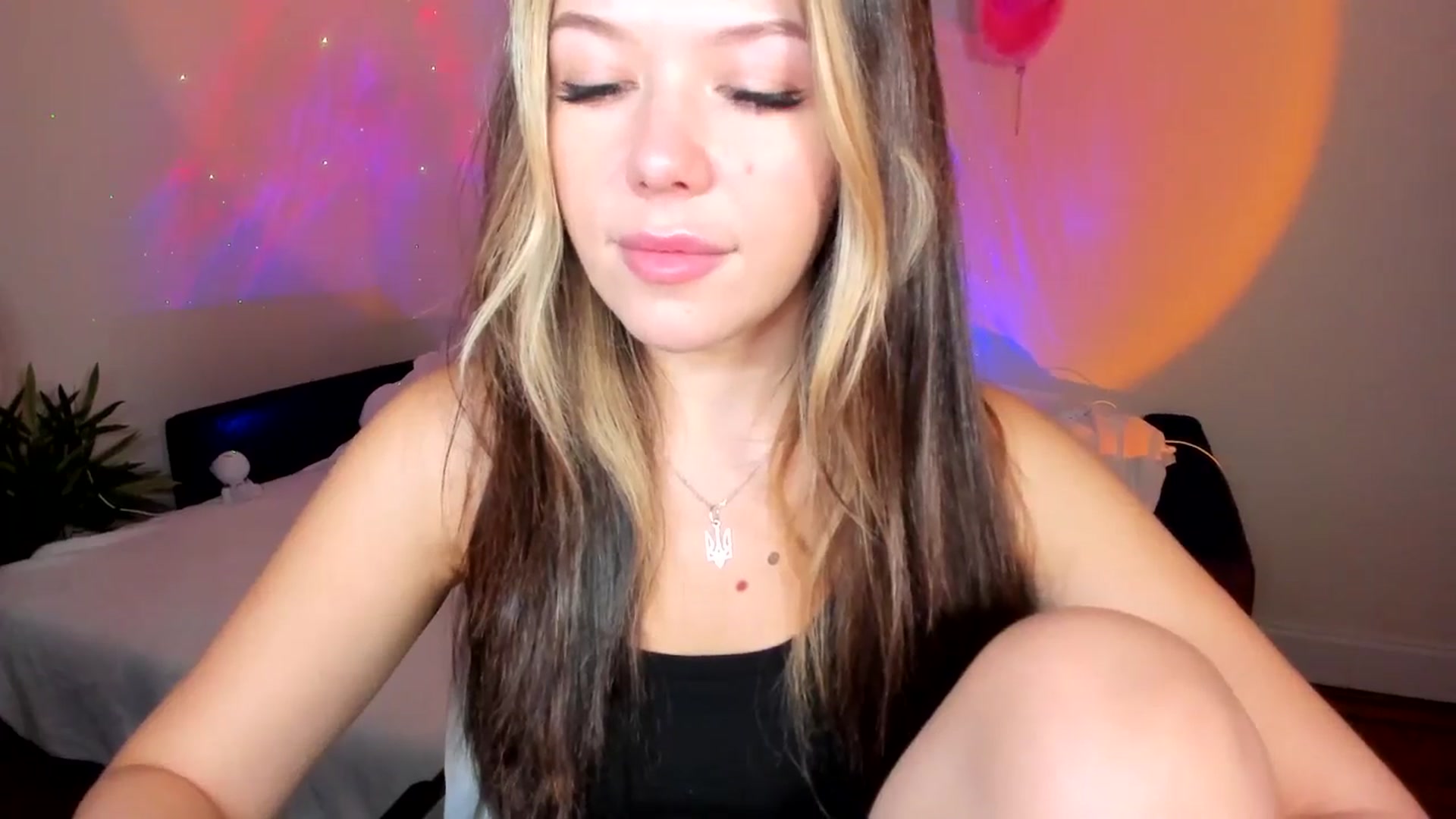Gallery image thumbnail from Nancy_Morris's myfreecams stream on, 11/27/2024, 23:40 image 14 of 20