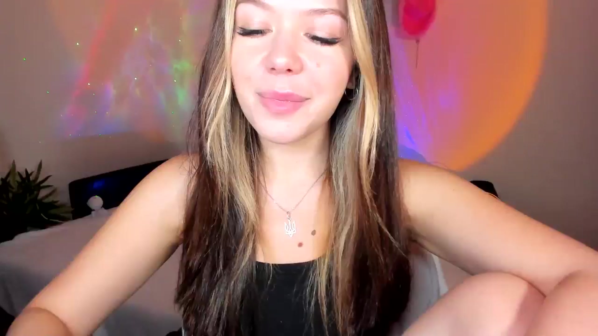 Gallery image thumbnail from Nancy_Morris's myfreecams stream on, 11/27/2024, 23:40 image 9 of 20