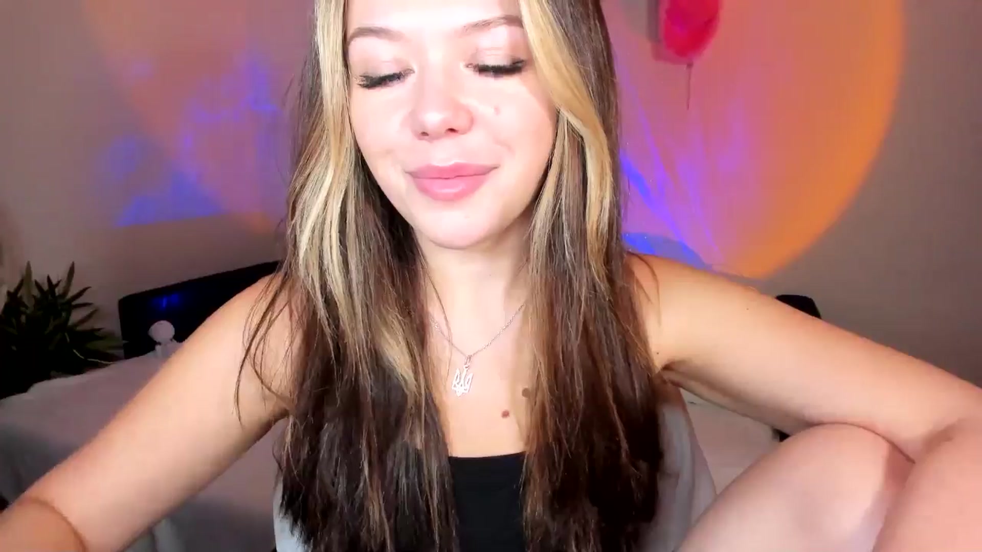 Gallery image thumbnail from Nancy_Morris's myfreecams stream on, 11/27/2024, 23:40 image 3 of 20