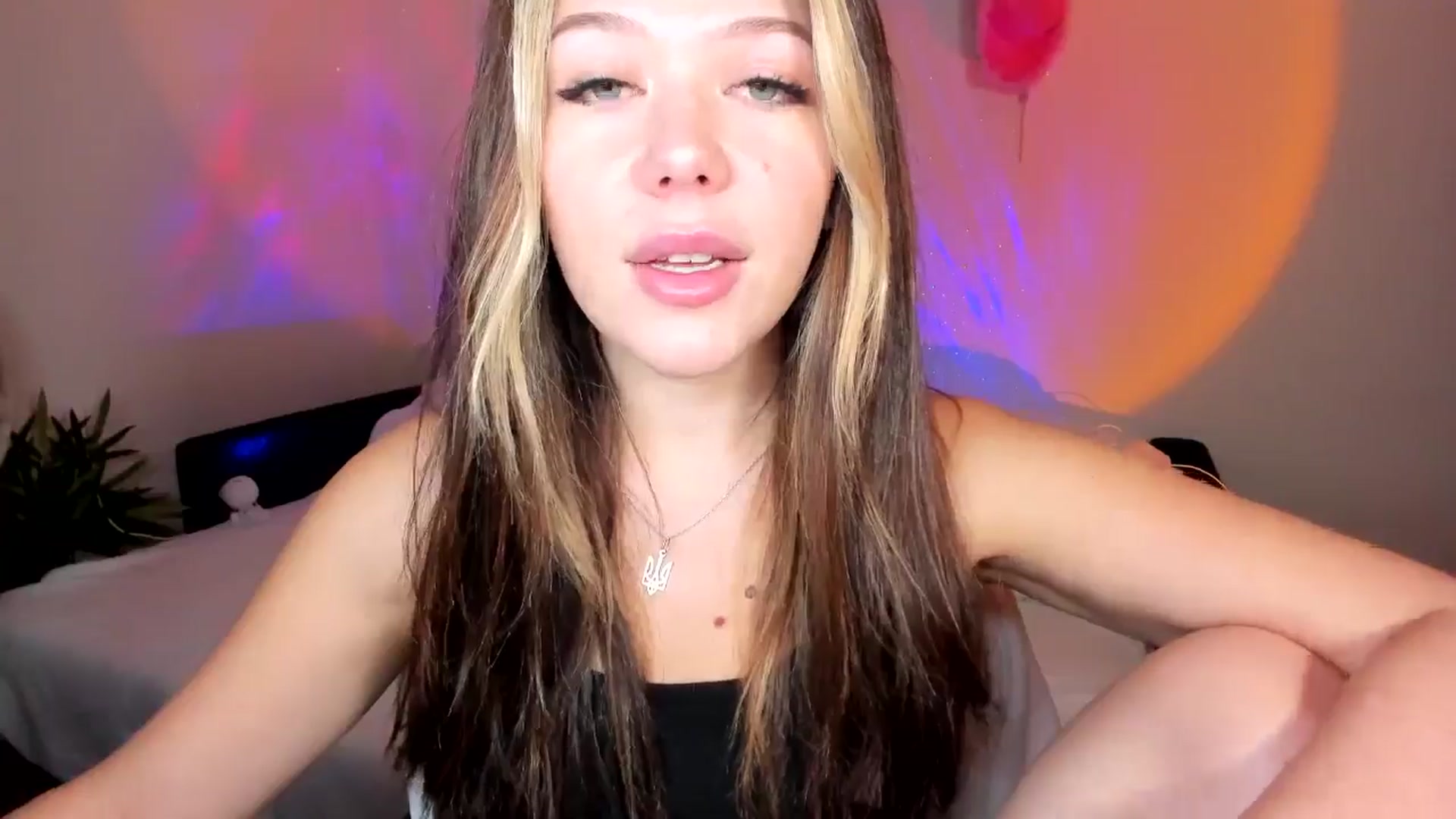 Gallery image thumbnail from Nancy_Morris's myfreecams stream on, 11/27/2024, 23:40 image 4 of 20