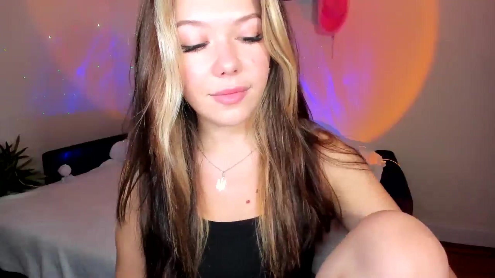 Gallery image thumbnail from Nancy_Morris's myfreecams stream on, 11/28/2024, 04:45 image 2 of 20