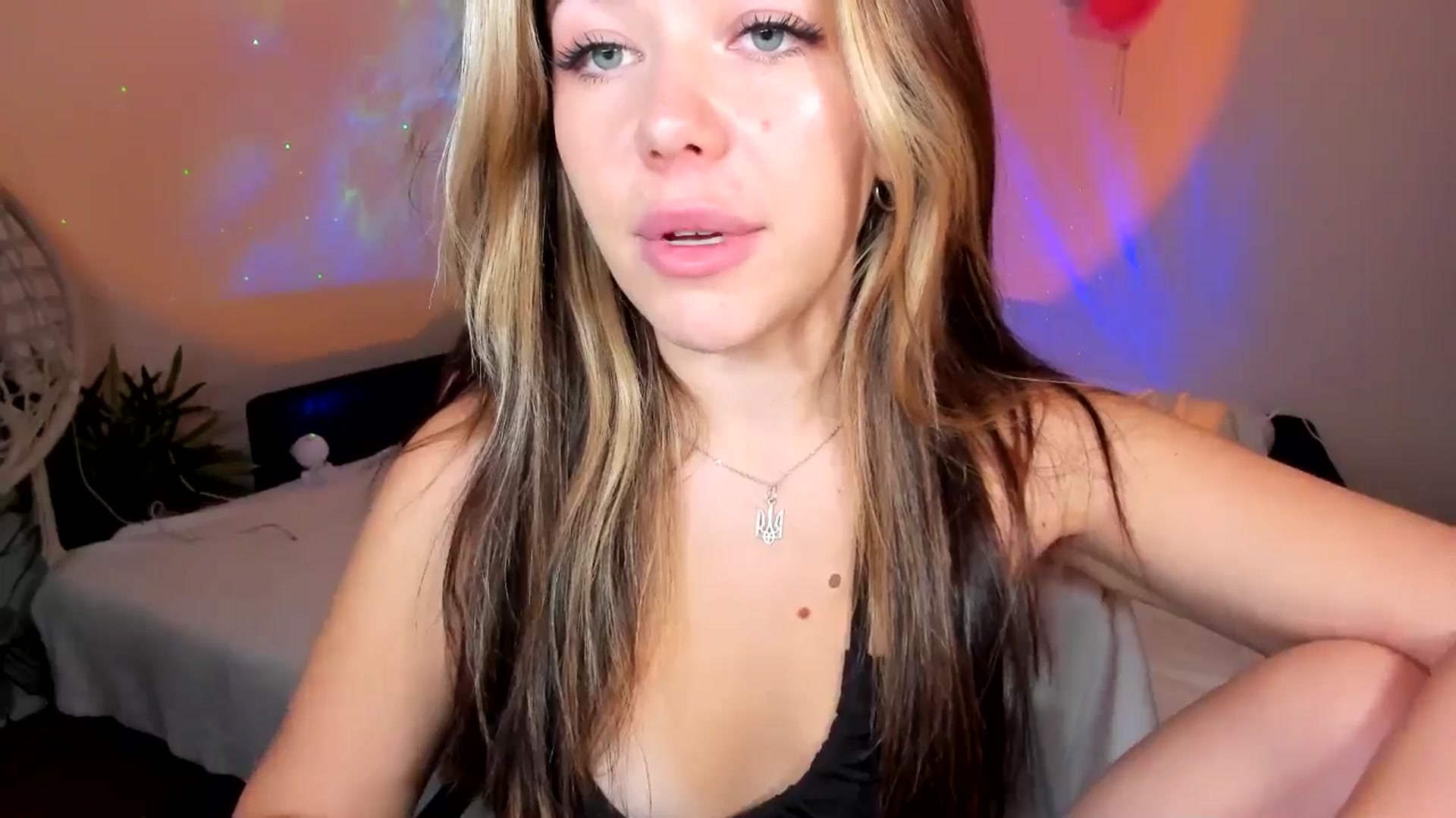 Gallery image thumbnail from Nancy_Morris's myfreecams stream on, 11/30/2024, 24:03 image 16 of 20