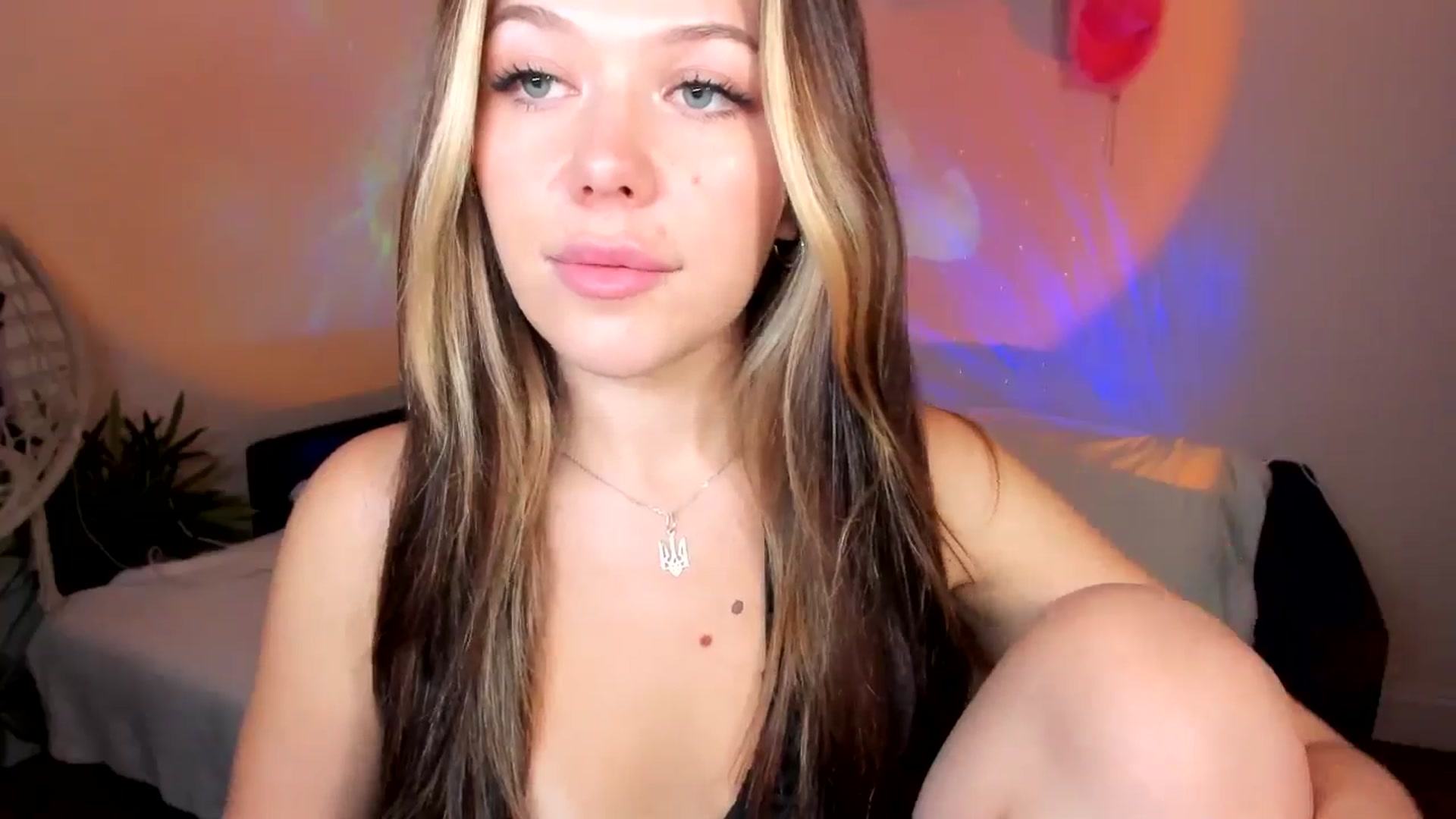 Gallery image thumbnail from Nancy_Morris's myfreecams stream on, 11/30/2024, 03:40 image 10 of 20
