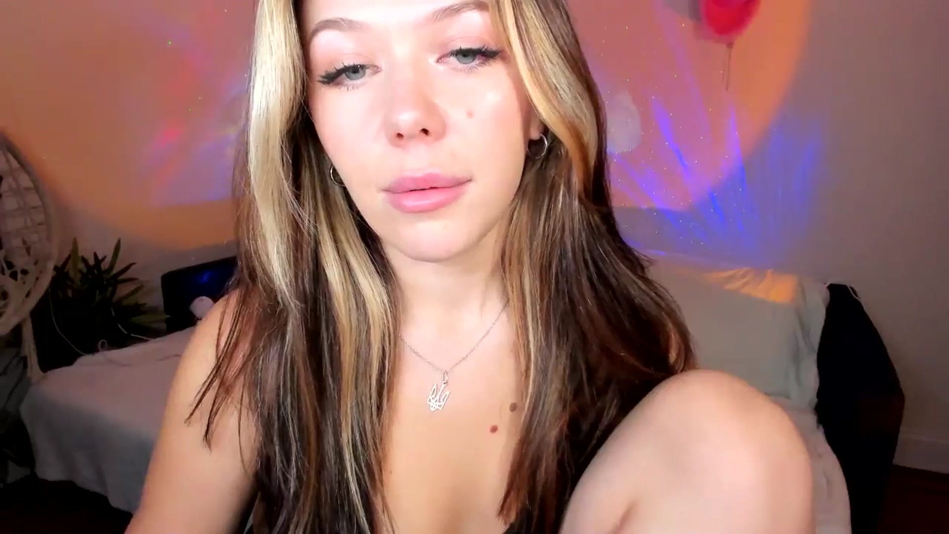 Gallery image thumbnail from Nancy_Morris's myfreecams stream on, 11/30/2024, 03:40 image 13 of 20