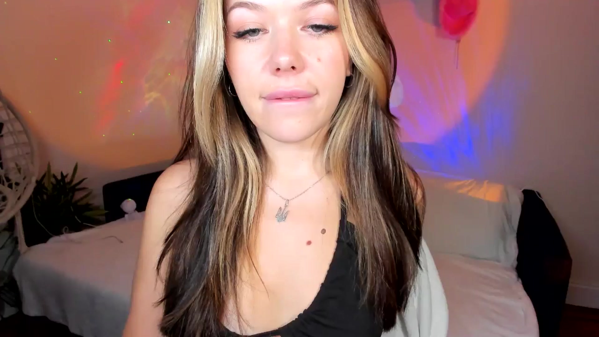 Gallery image thumbnail from Nancy_Morris's myfreecams stream on, 11/30/2024, 03:40 image 16 of 20