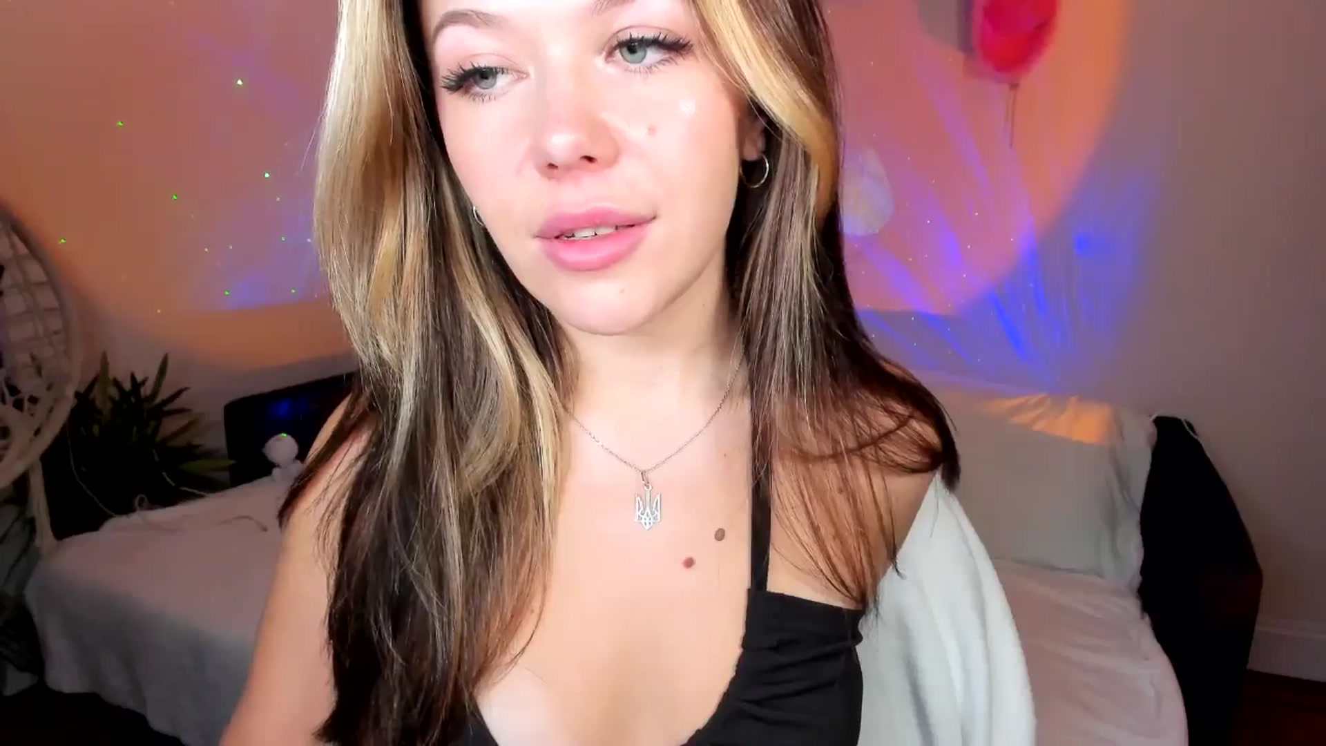 Gallery image thumbnail from Nancy_Morris's myfreecams stream on, 11/30/2024, 03:40 image 14 of 20