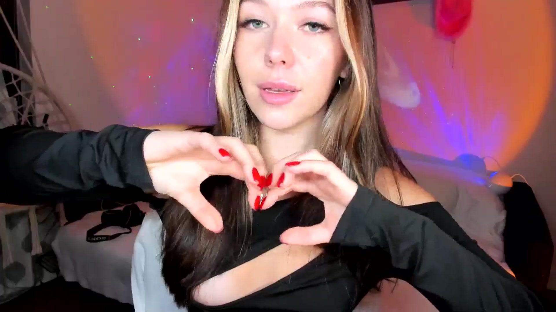Gallery image thumbnail from Nancy_Morris's myfreecams stream on, 12/01/2024, 02:34 image 15 of 20