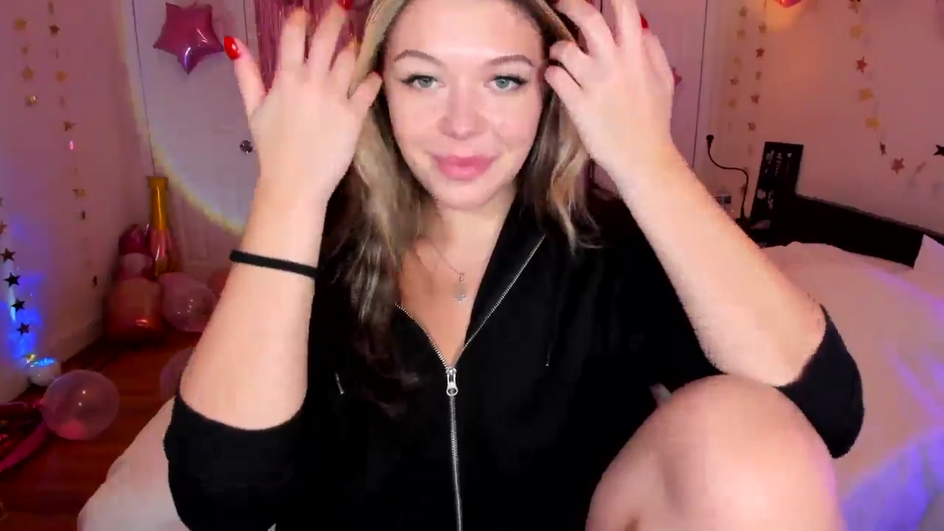 Gallery image thumbnail from Nancy_Morris's myfreecams stream on, 12/07/2024, 08:20 image 2 of 20