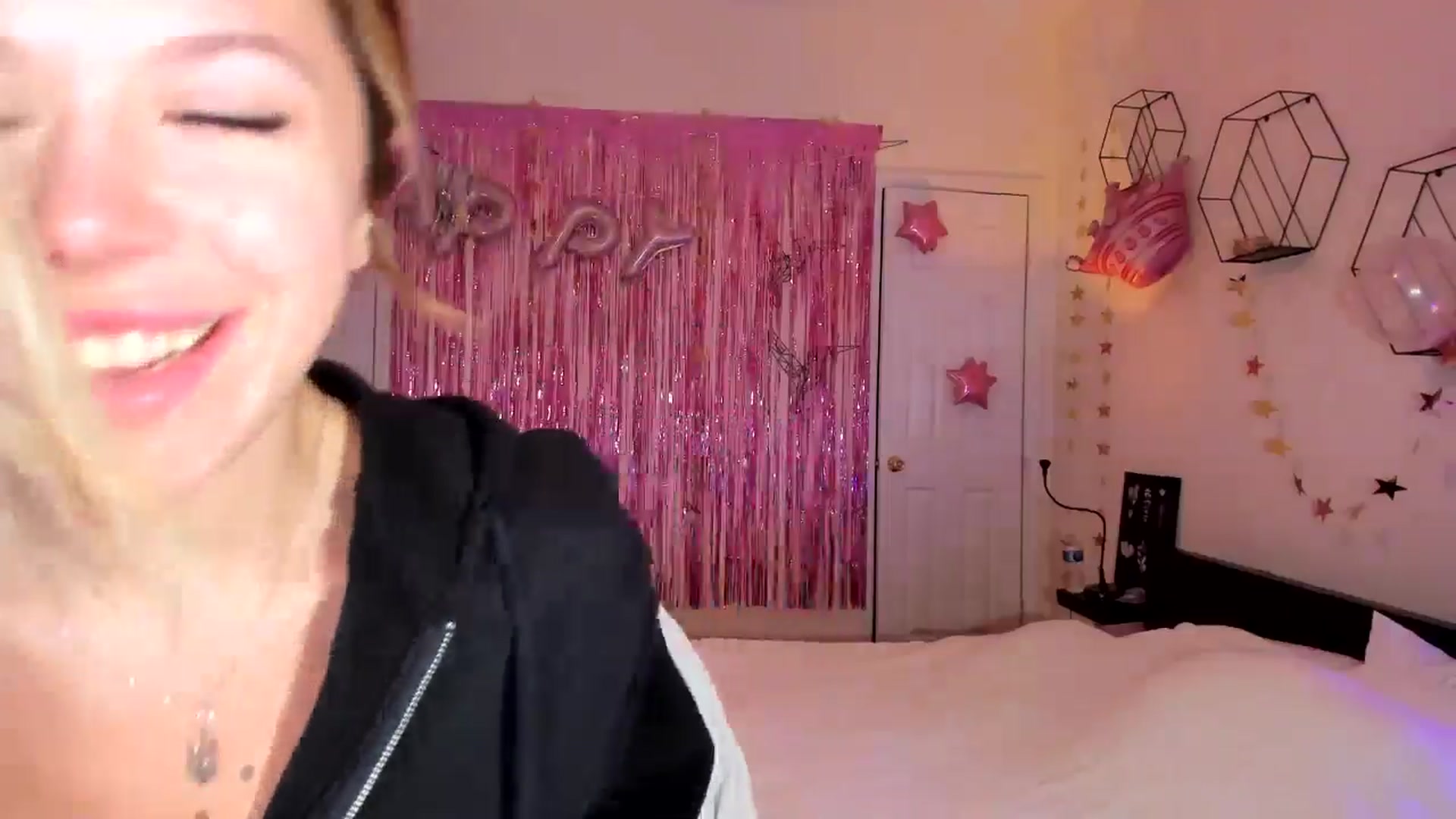 Gallery image thumbnail from Nancy_Morris's myfreecams stream on, 12/07/2024, 08:20 image 5 of 20