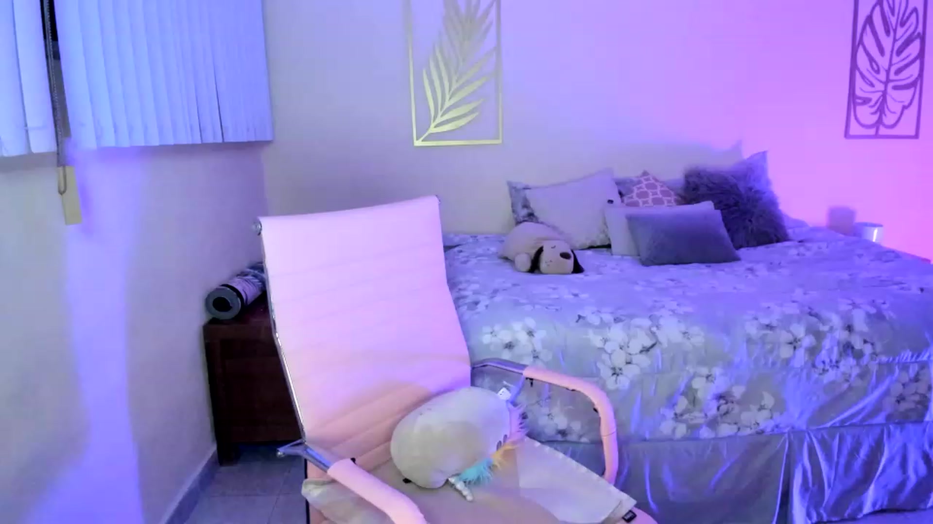 Gallery image thumbnail from NancyyB's myfreecams stream on, 11/16/2022, 08:15 image 4 of 20
