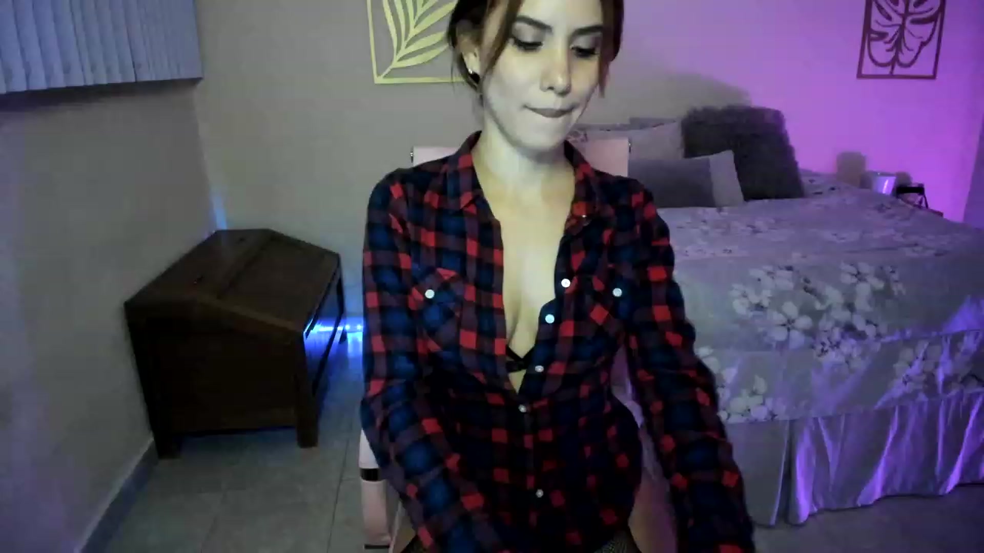 Gallery image thumbnail from NancyyB's myfreecams stream on, 11/18/2022, 24:20 image 20 of 20