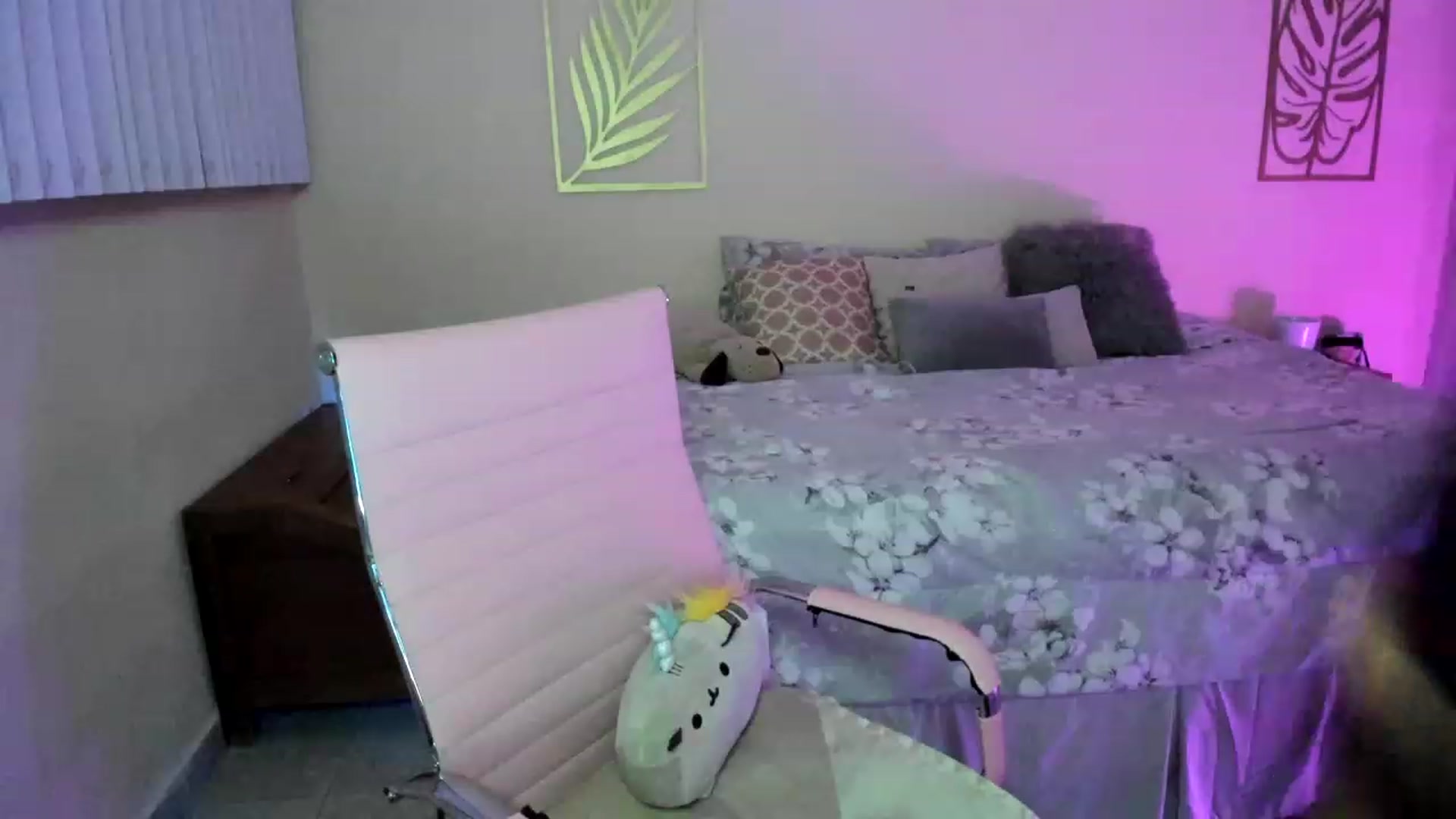 Gallery image thumbnail from NancyyB's myfreecams stream on, 11/18/2022, 02:27 image 5 of 20